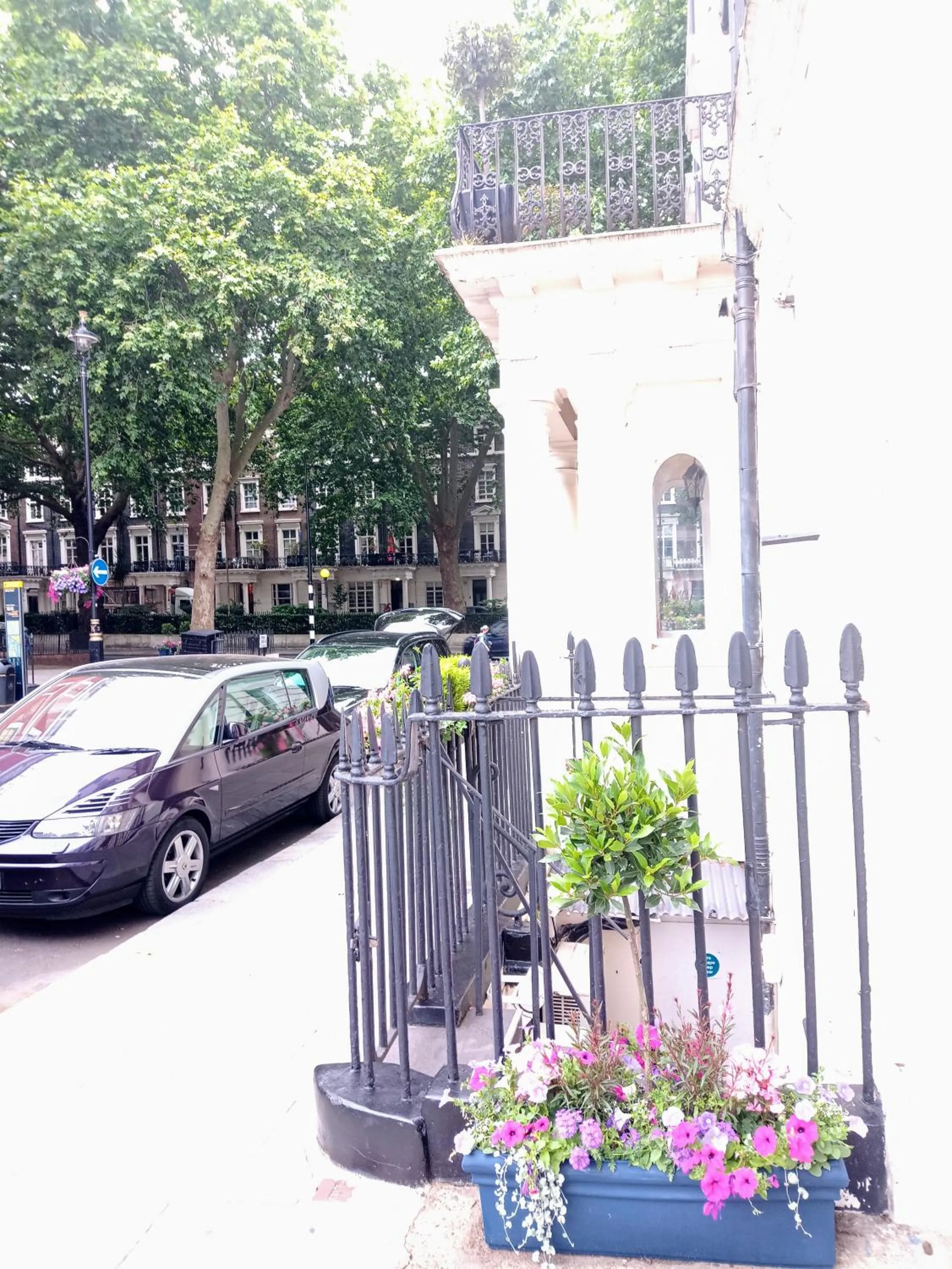 Property building in Hotel Edward Paddington