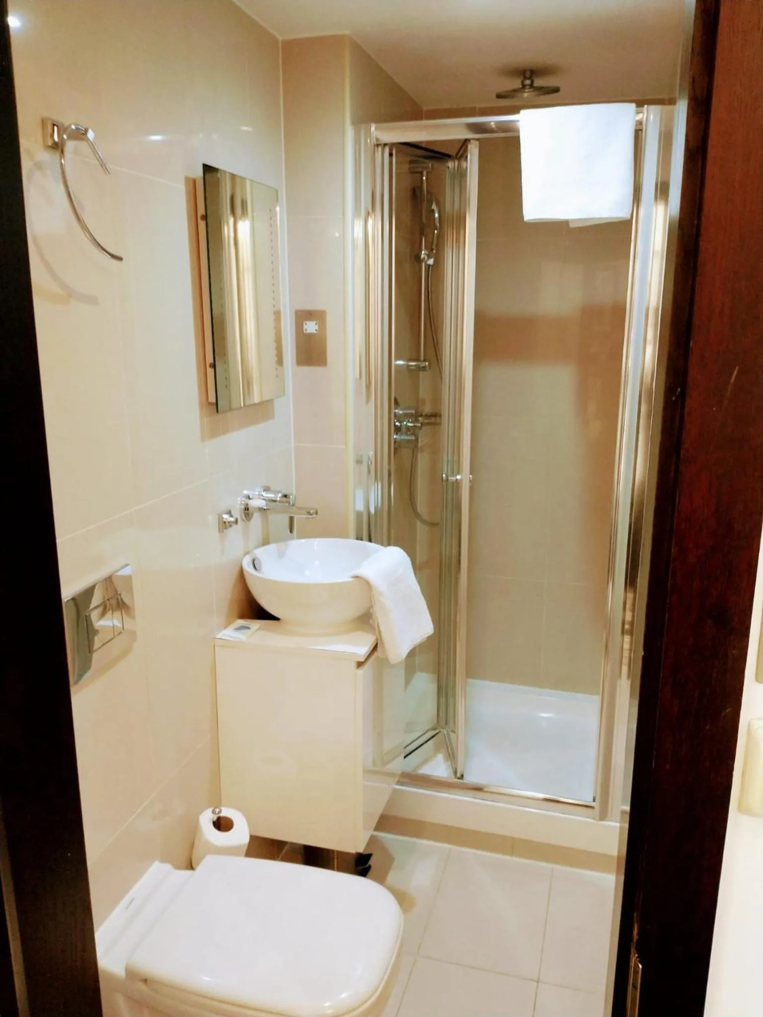 Bed in Hotel Edward Paddington