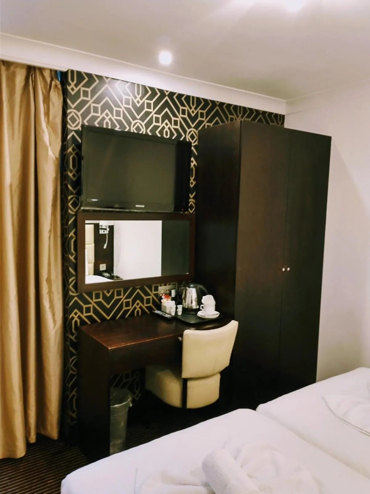 Bedroom, Bed in Hotel Edward Paddington