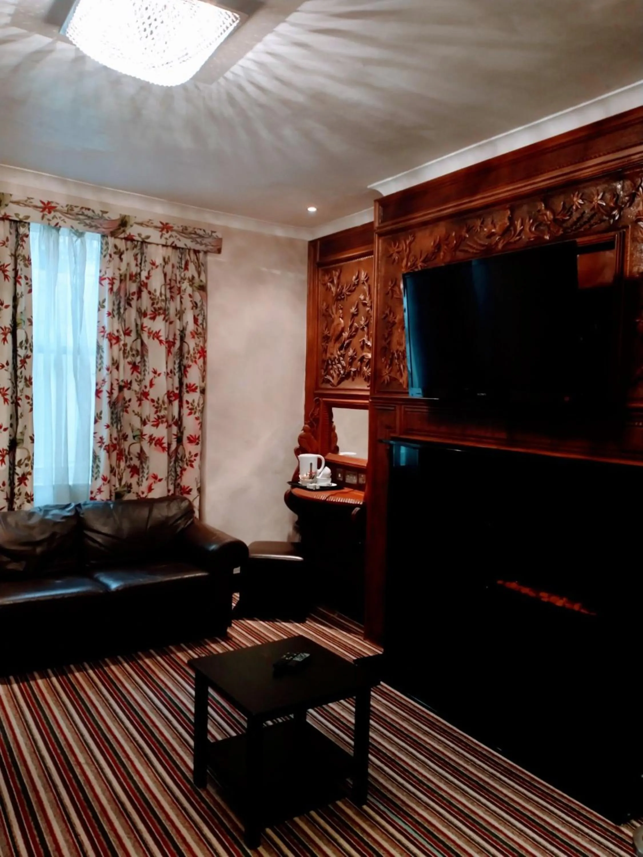 Seating area in Hotel Edward Paddington