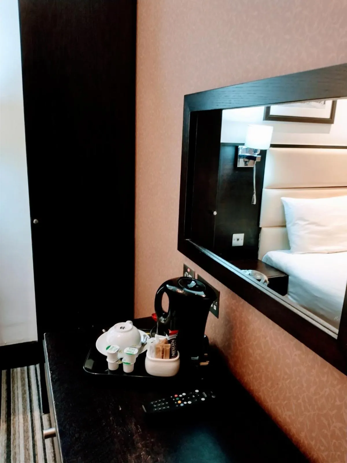 Bedroom, Bed in Hotel Edward Paddington