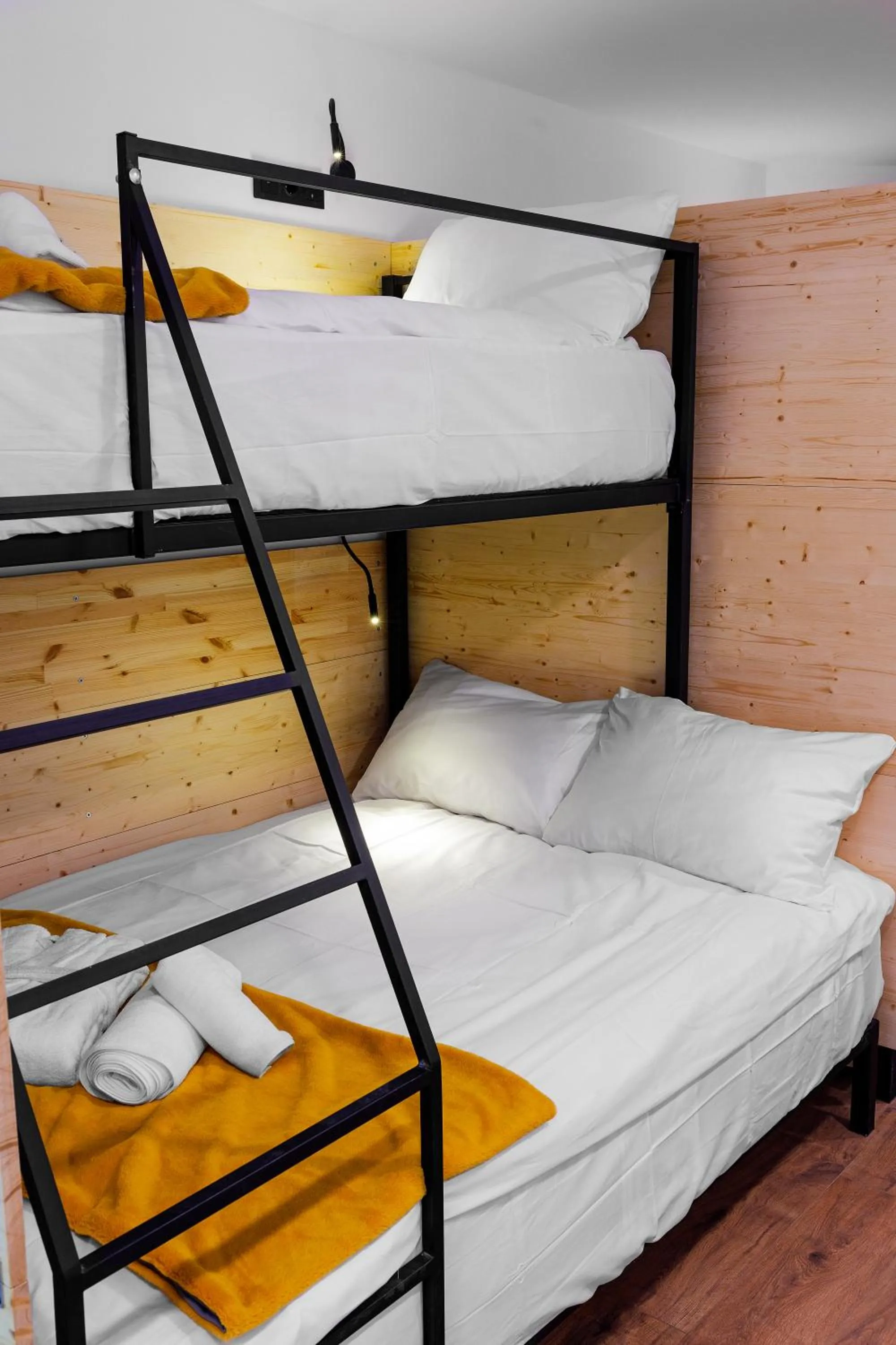 bunk bed, Bed in Hydeout Bakuriani