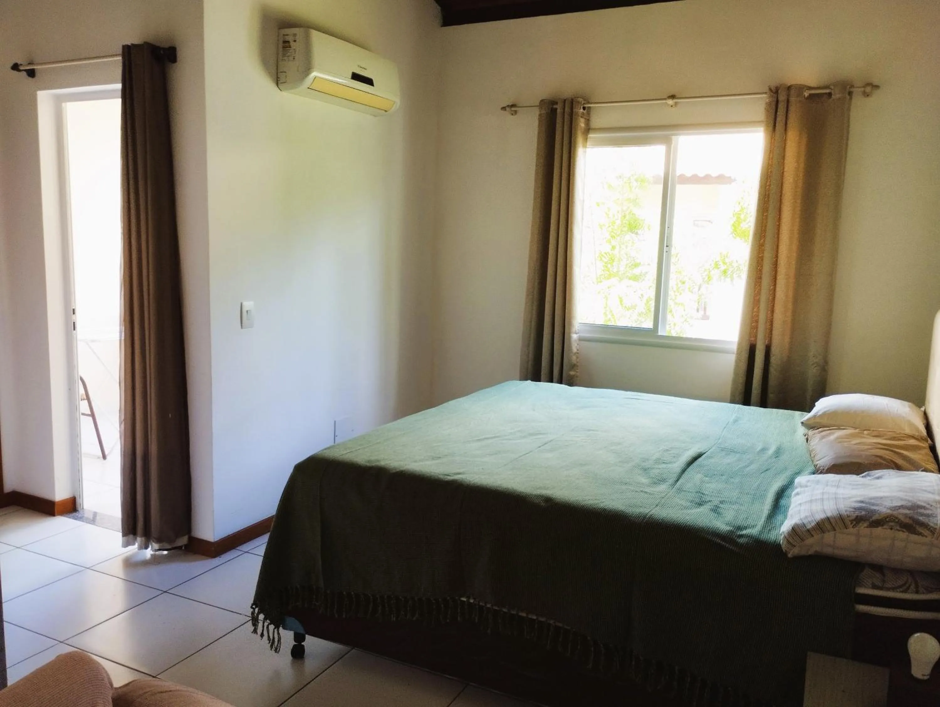 Bed in Residence Cotê d' Azur