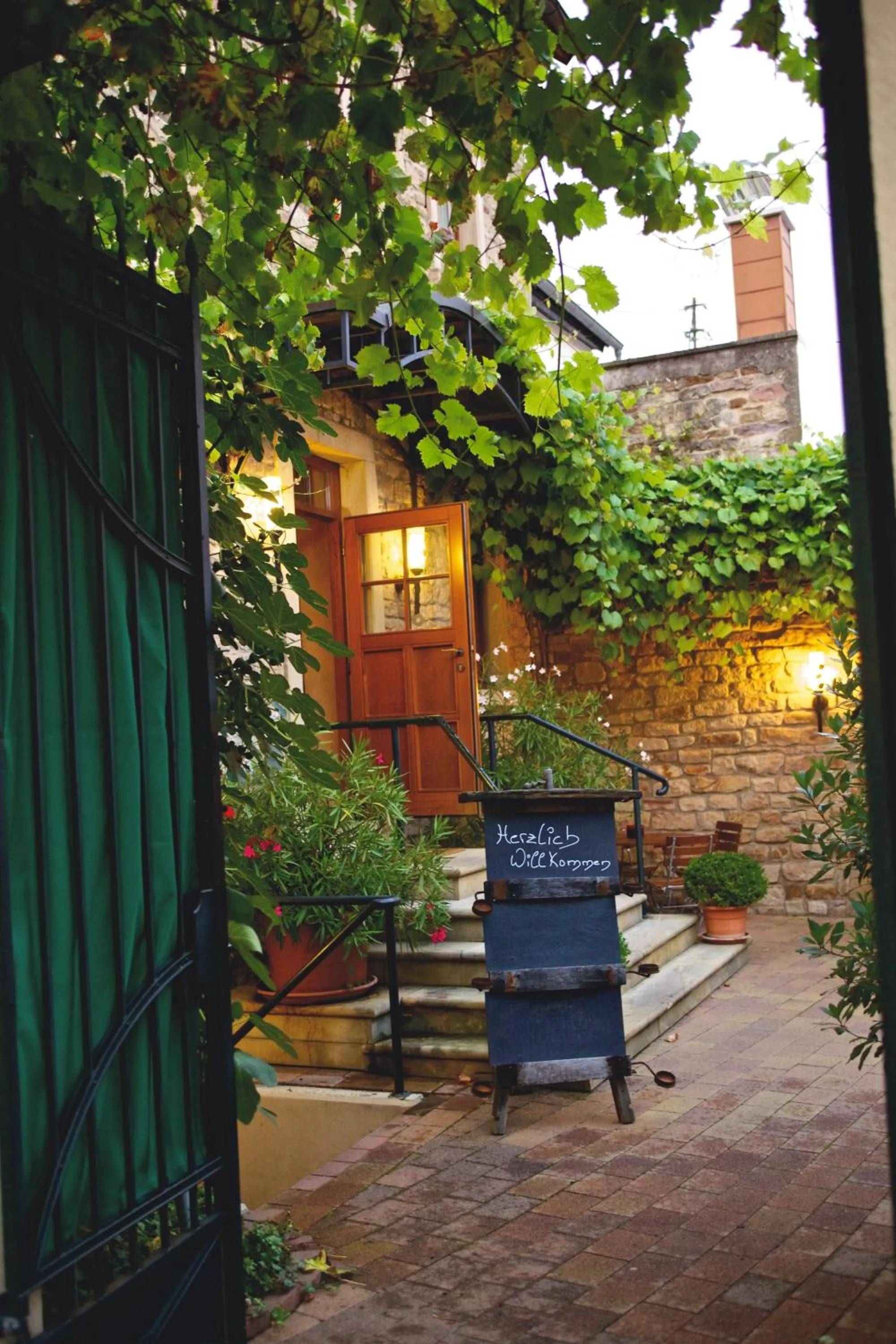 Facade/entrance in Der espenhof Landhotel, Tagungshotel & Weingut