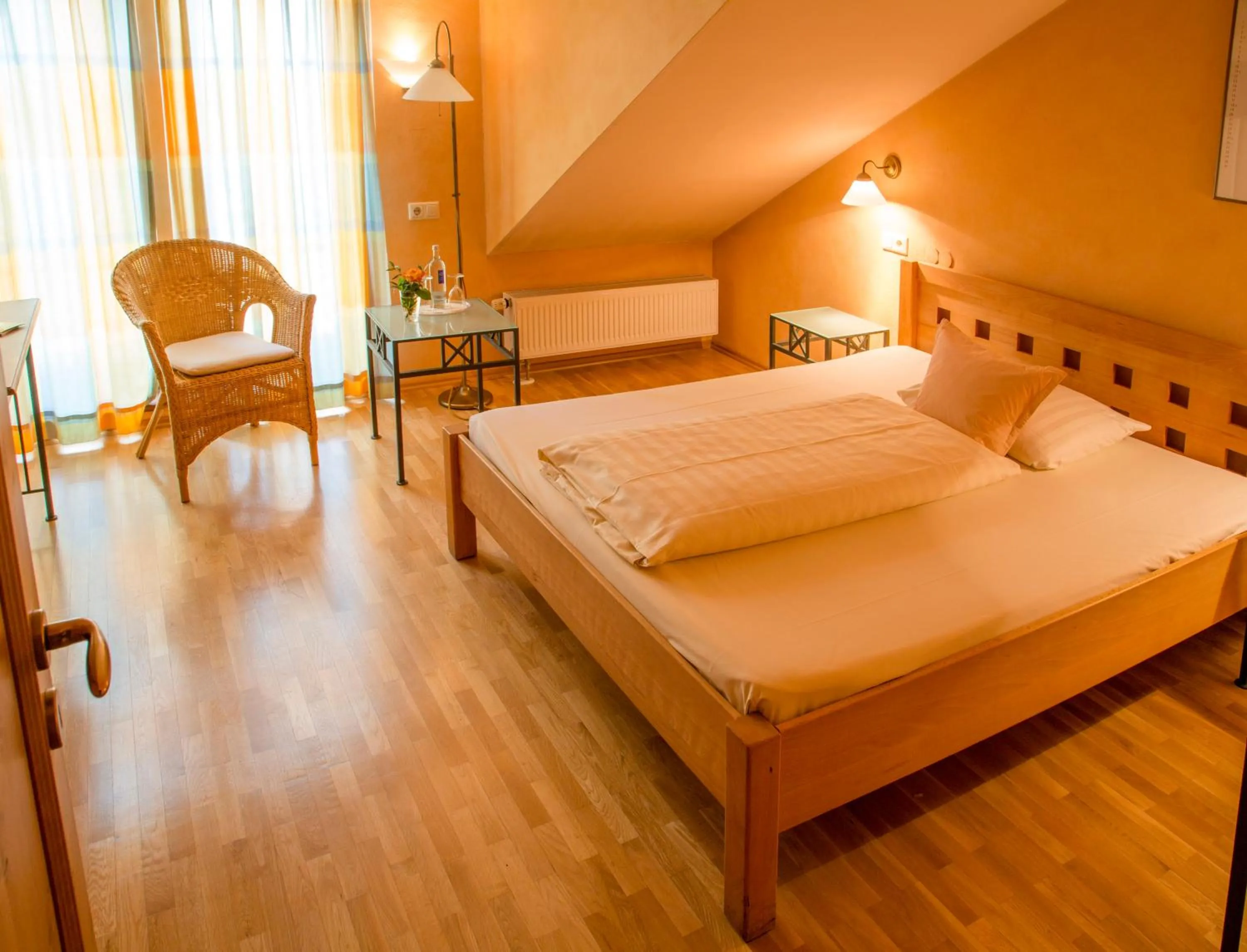 Bed in Der espenhof Landhotel, Tagungshotel & Weingut