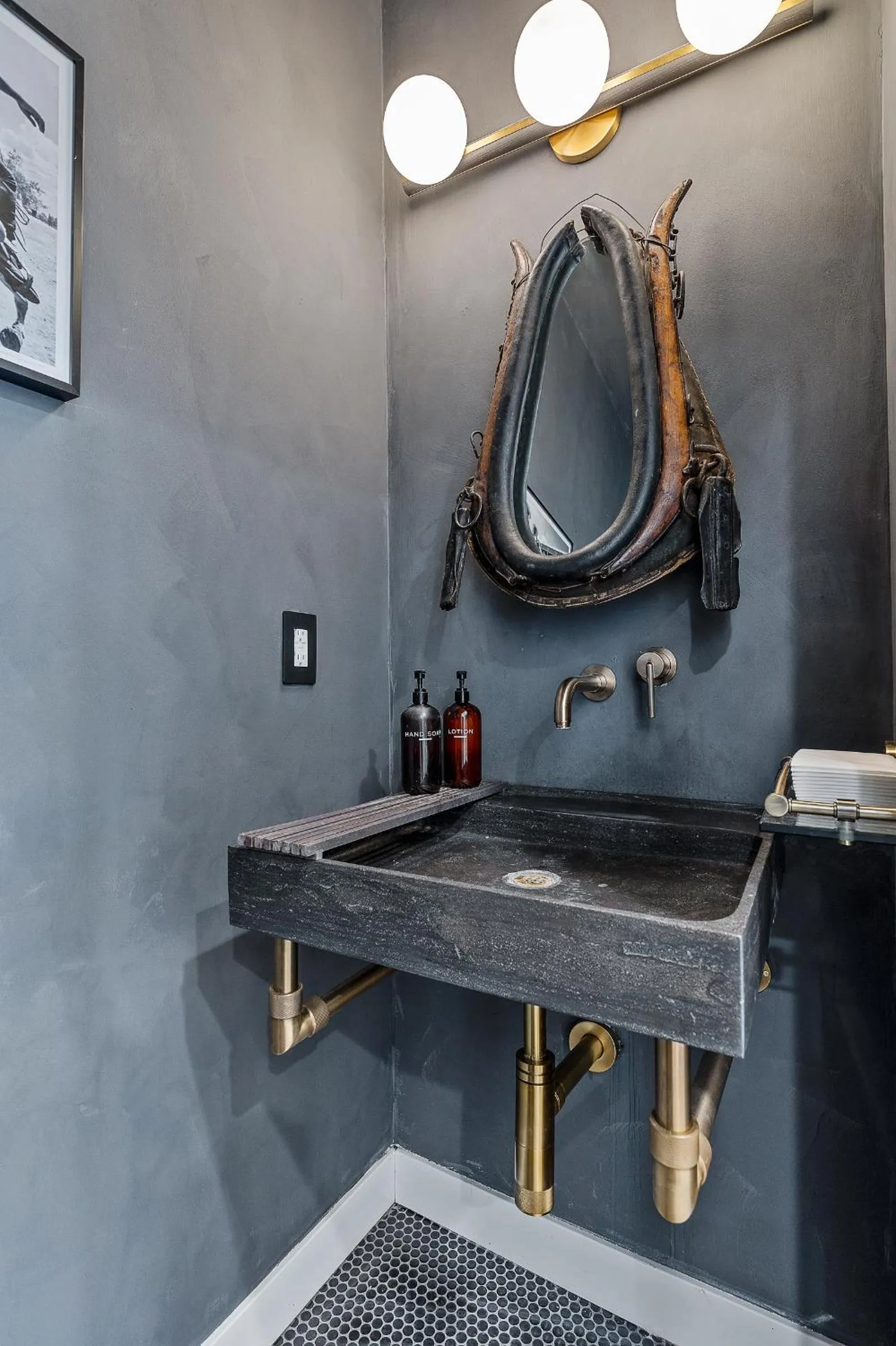 Property building in The Grand Canyon Headquarters