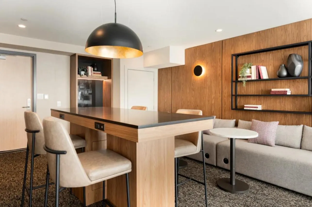 Communal lounge/ TV room in Level Hollywood