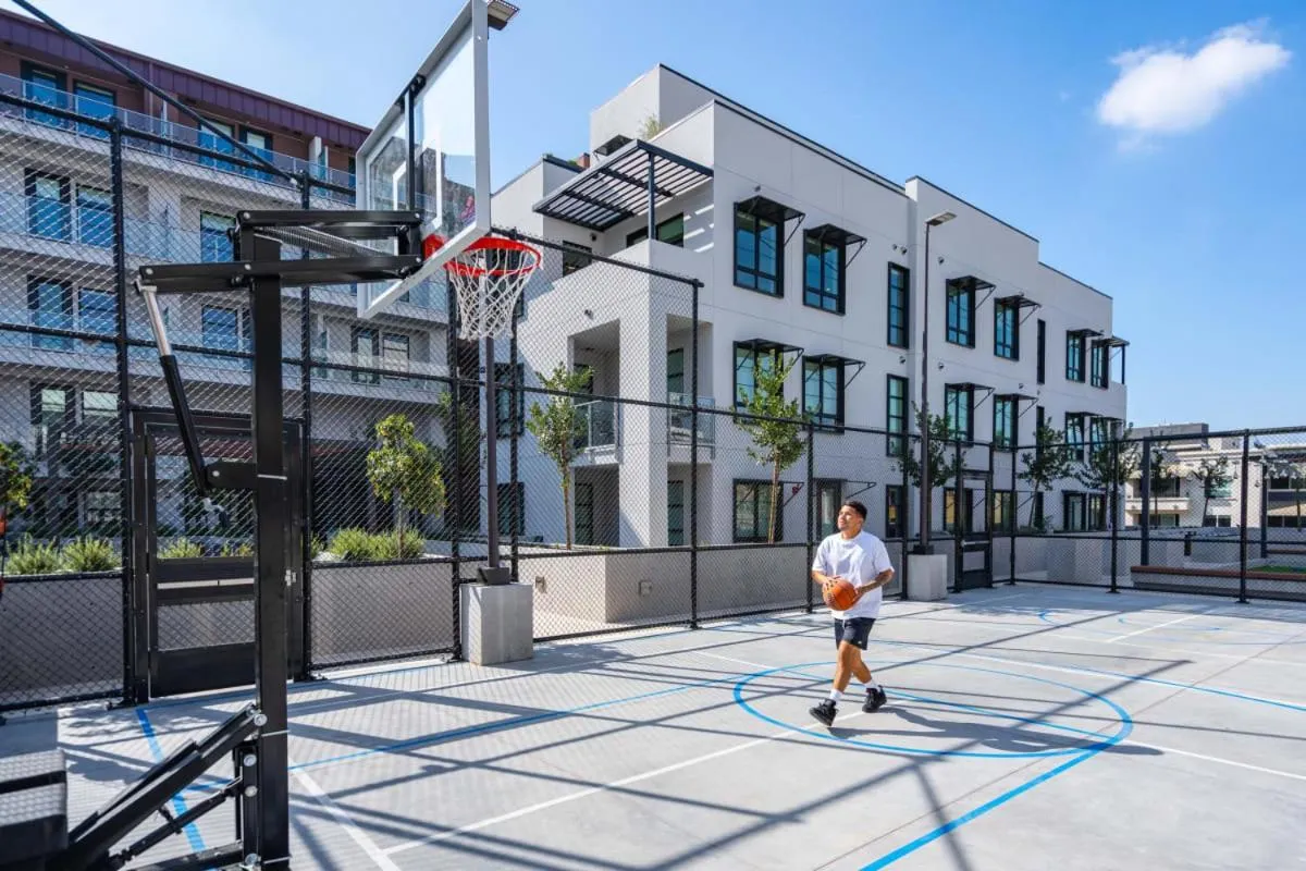 Sports in Level Hollywood