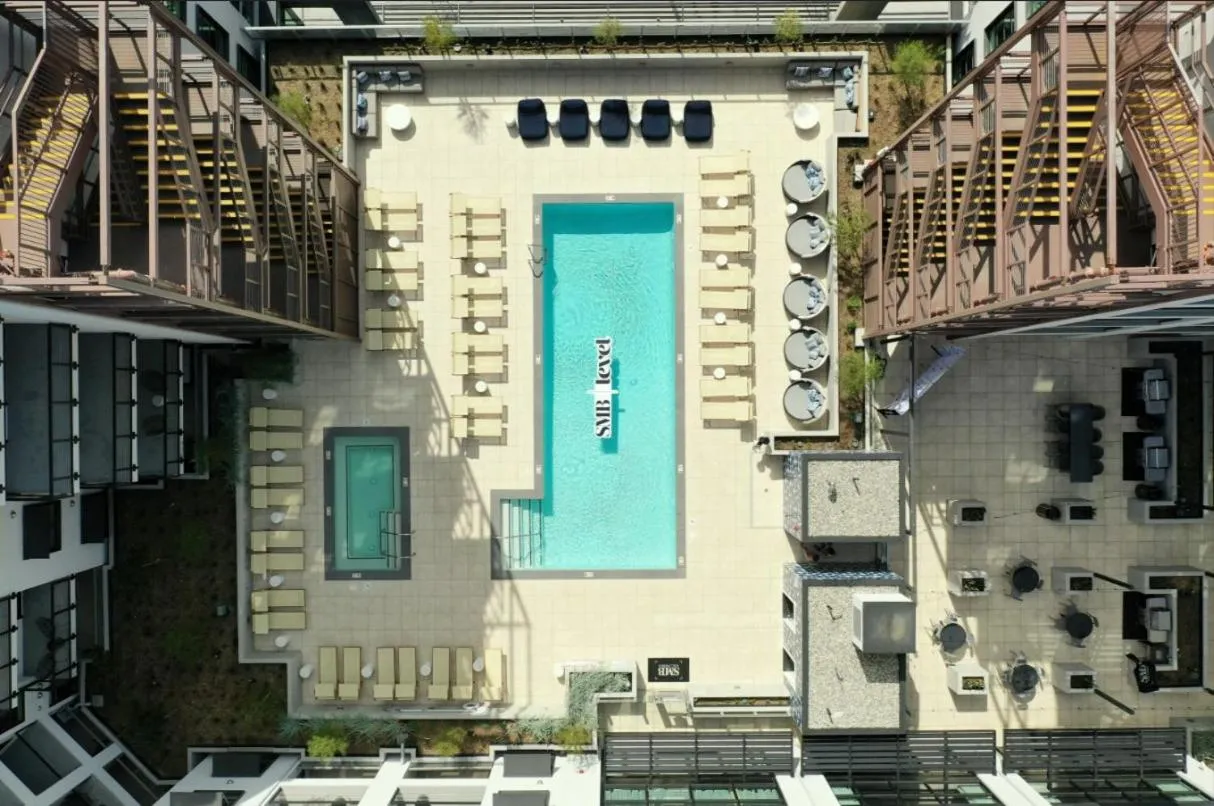 Swimming pool in Level Hollywood