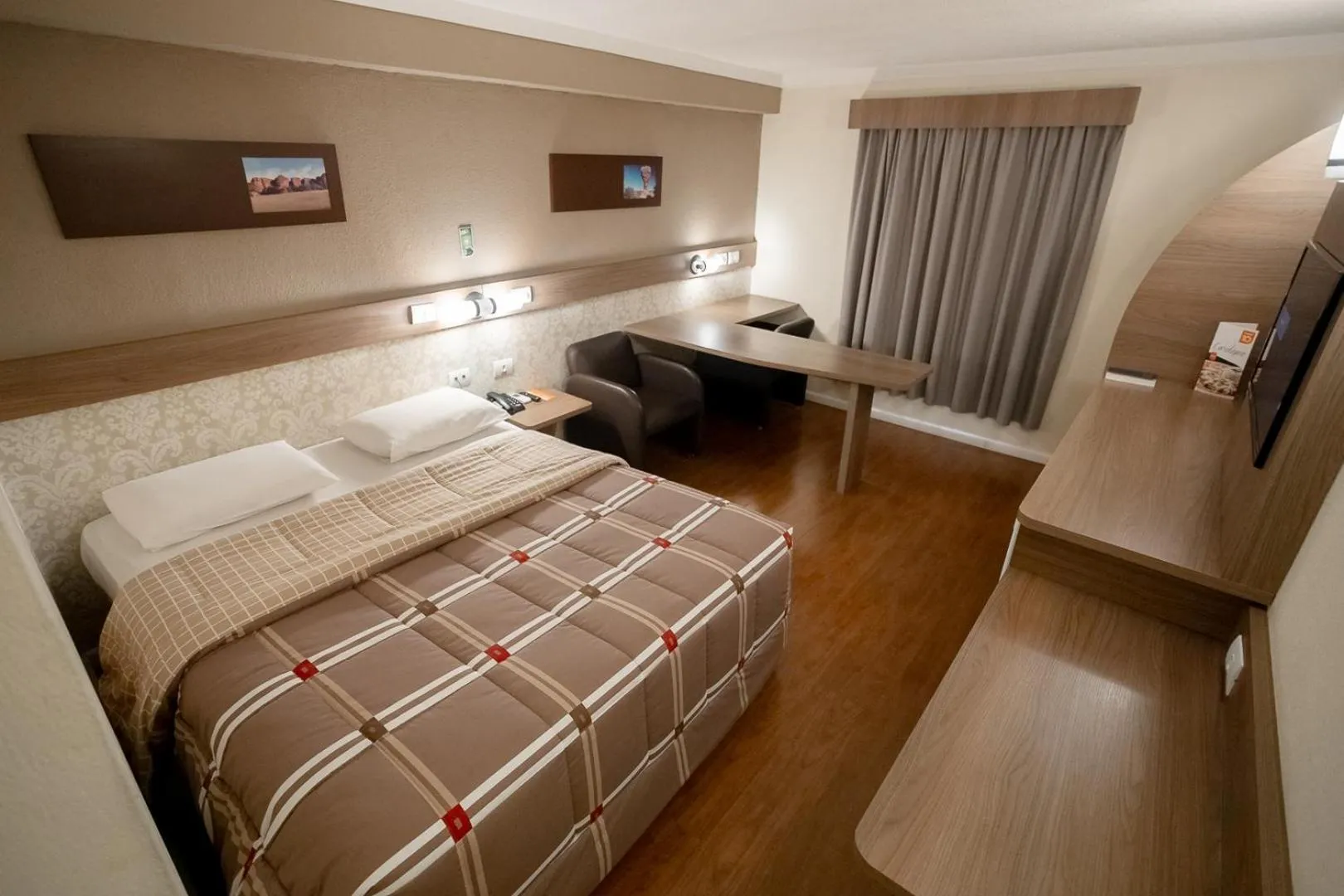 Photo of the whole room, Bed in Hotel 10 Ponta Grossa