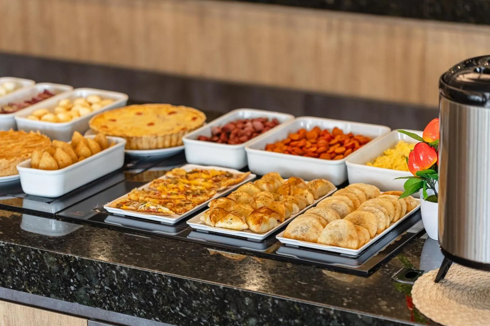 Buffet breakfast in Hotel 10 Ponta Grossa