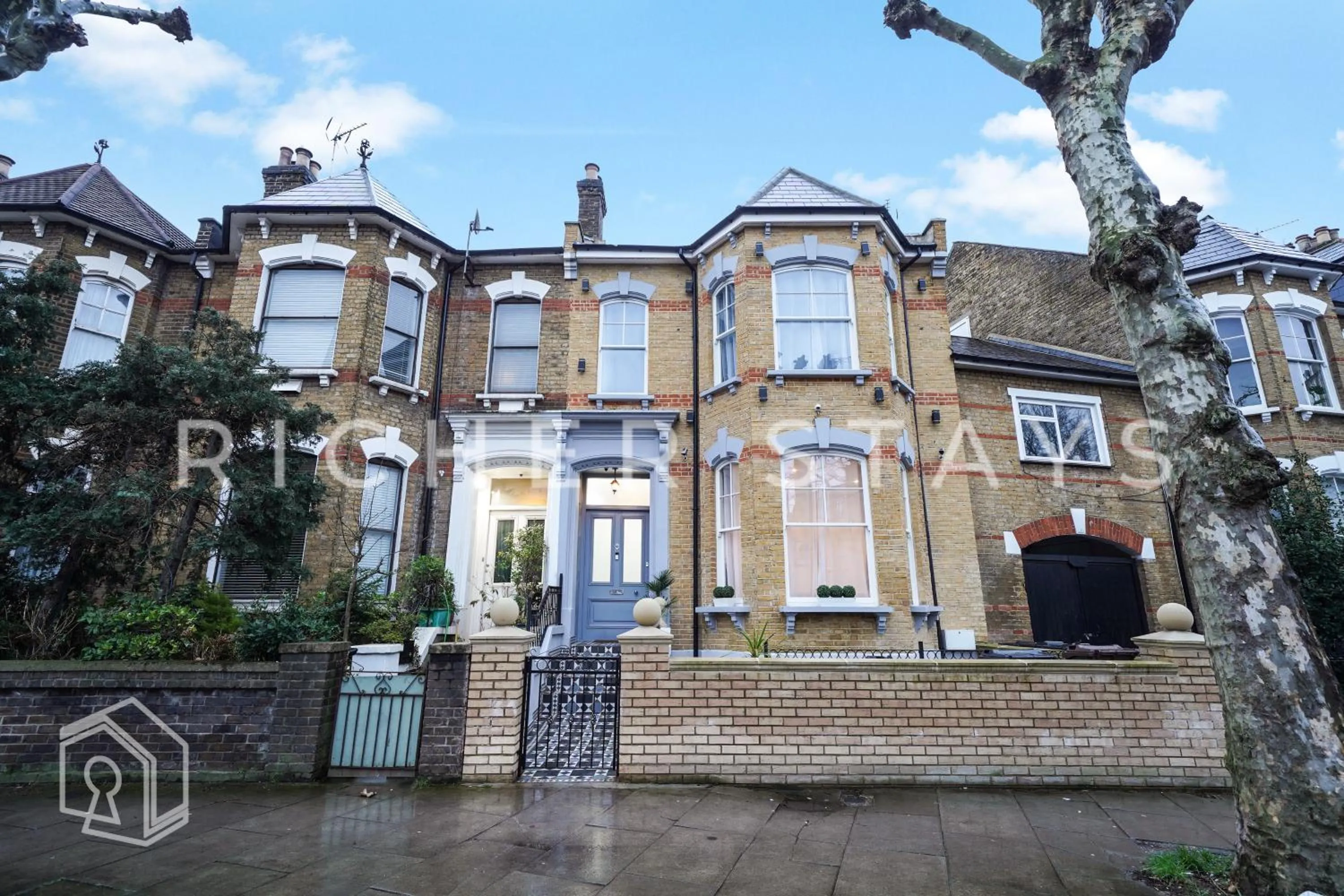 Property building in Hackney Suites - En-suite rooms & amenities