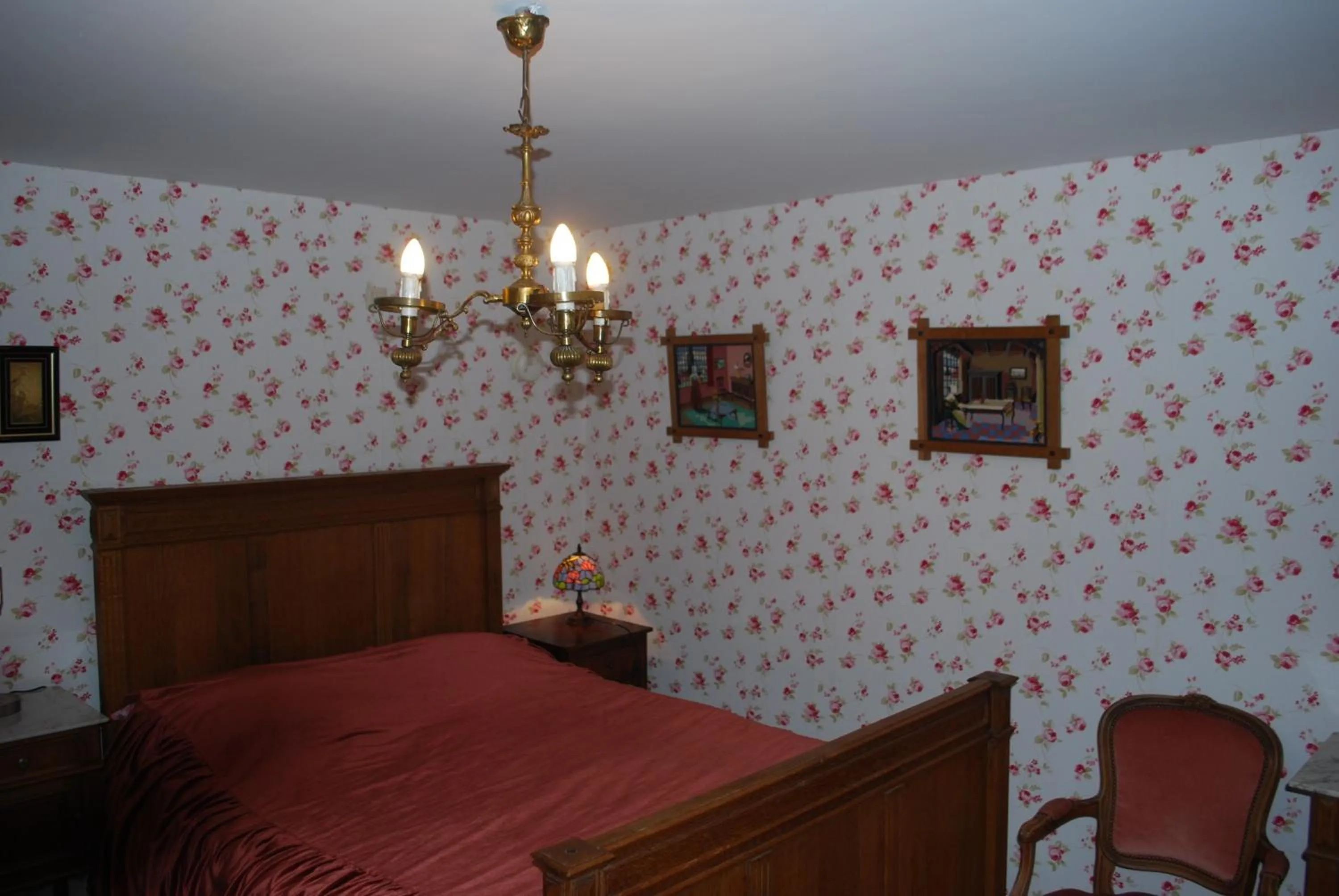 Photo of the whole room in B&B Les Genêts
