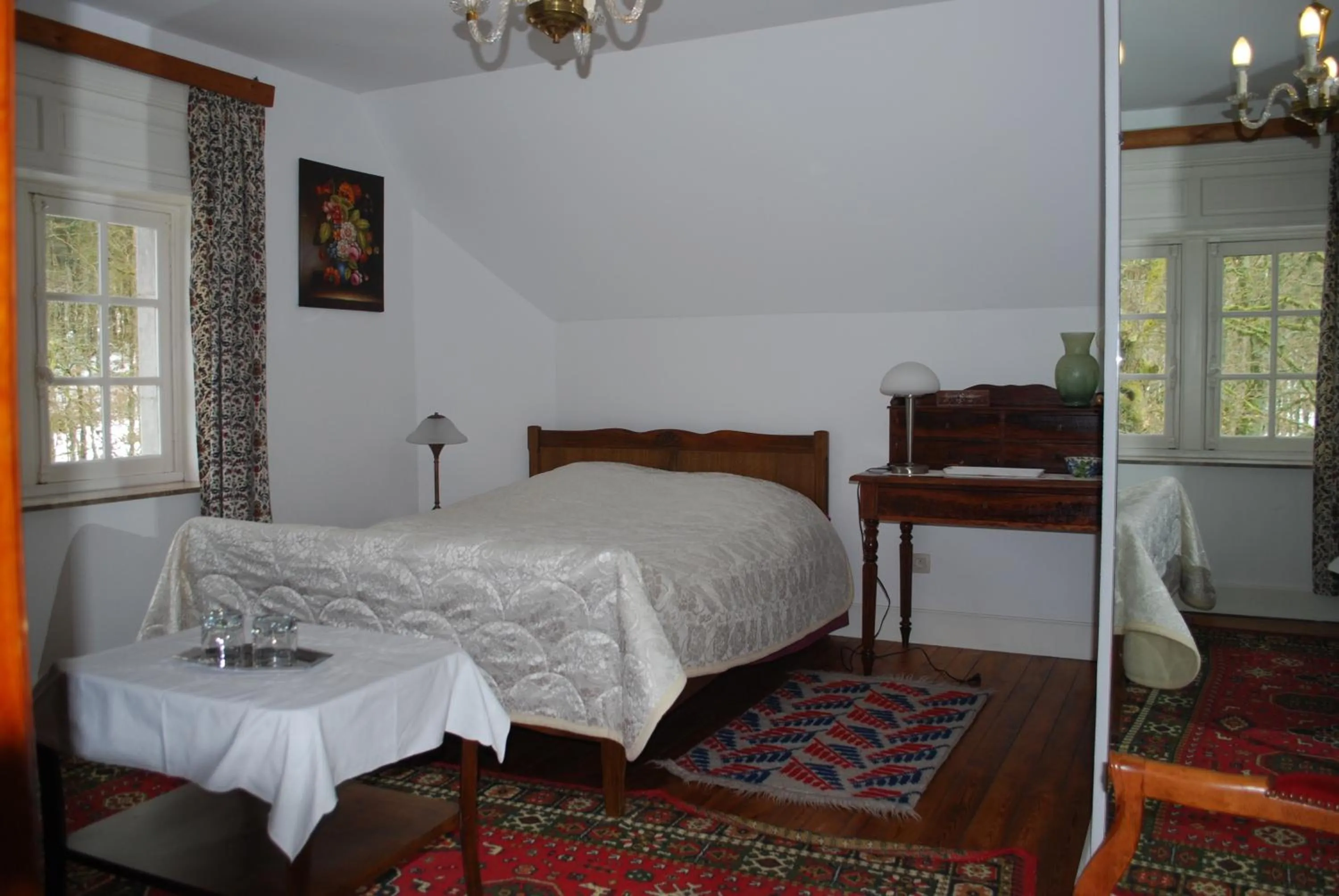 Photo of the whole room in B&B Les Genêts