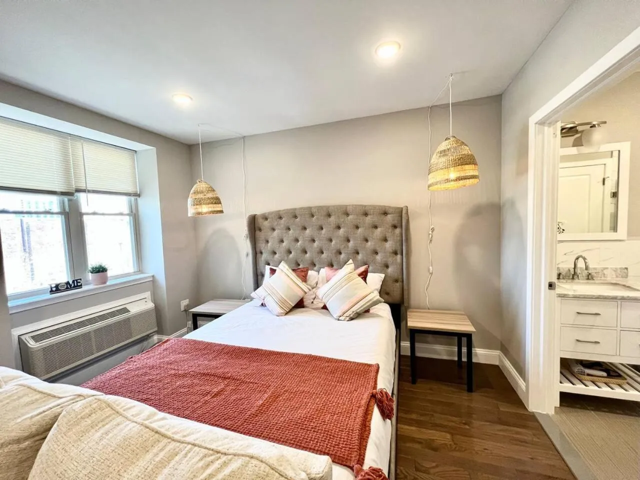 Bed in 302 Comfy Cabin 1BD with city view in Center city