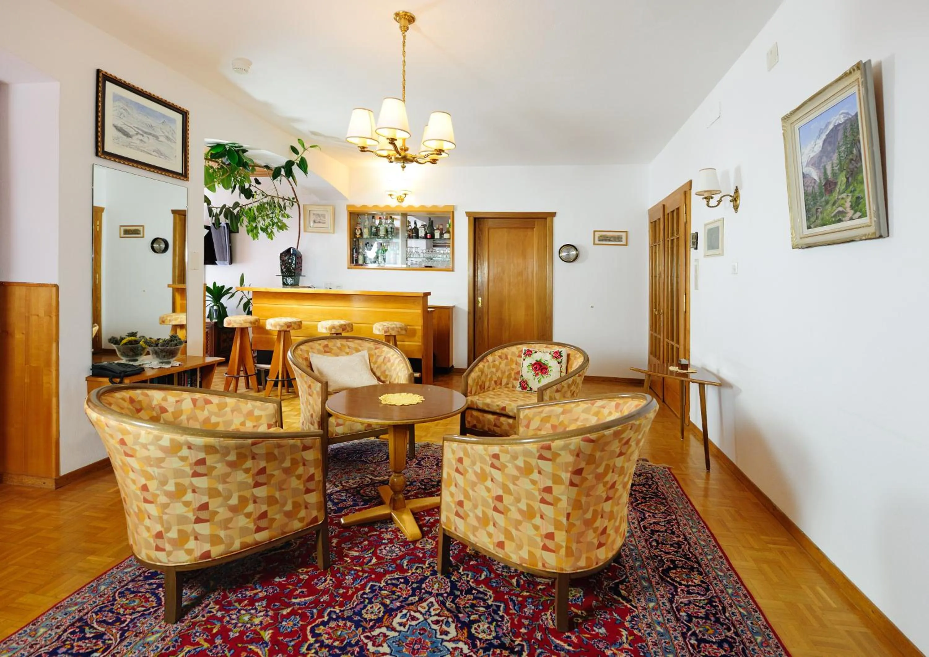 Seating area in Hotel Alphubel