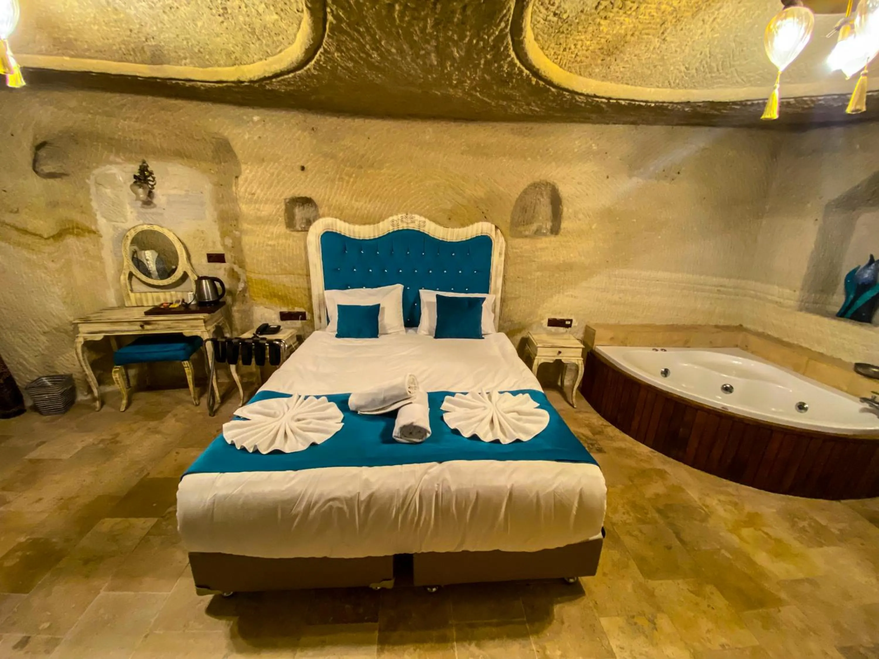 Bed in Milagre Cave Hotel