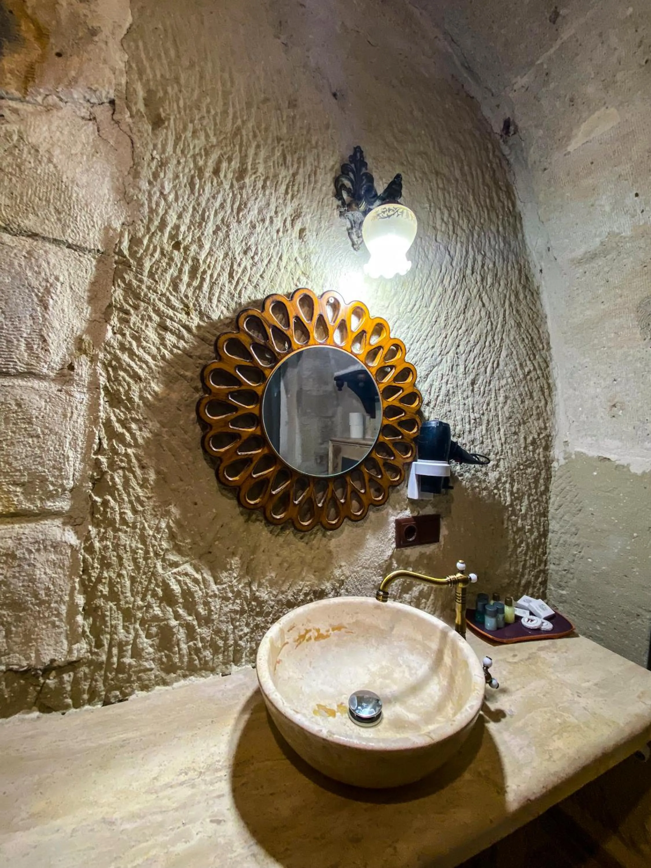 Bathroom in Milagre Cave Hotel