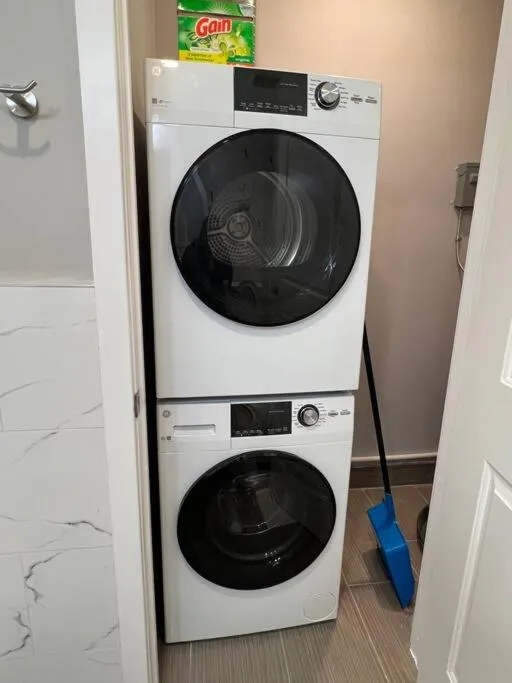 308 Cozy and warm King Bed APT in center city