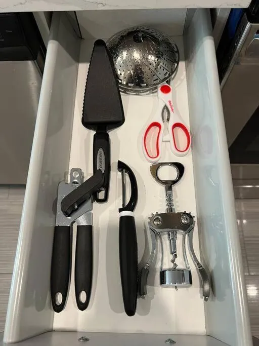 308 Cozy and warm King Bed APT in center city