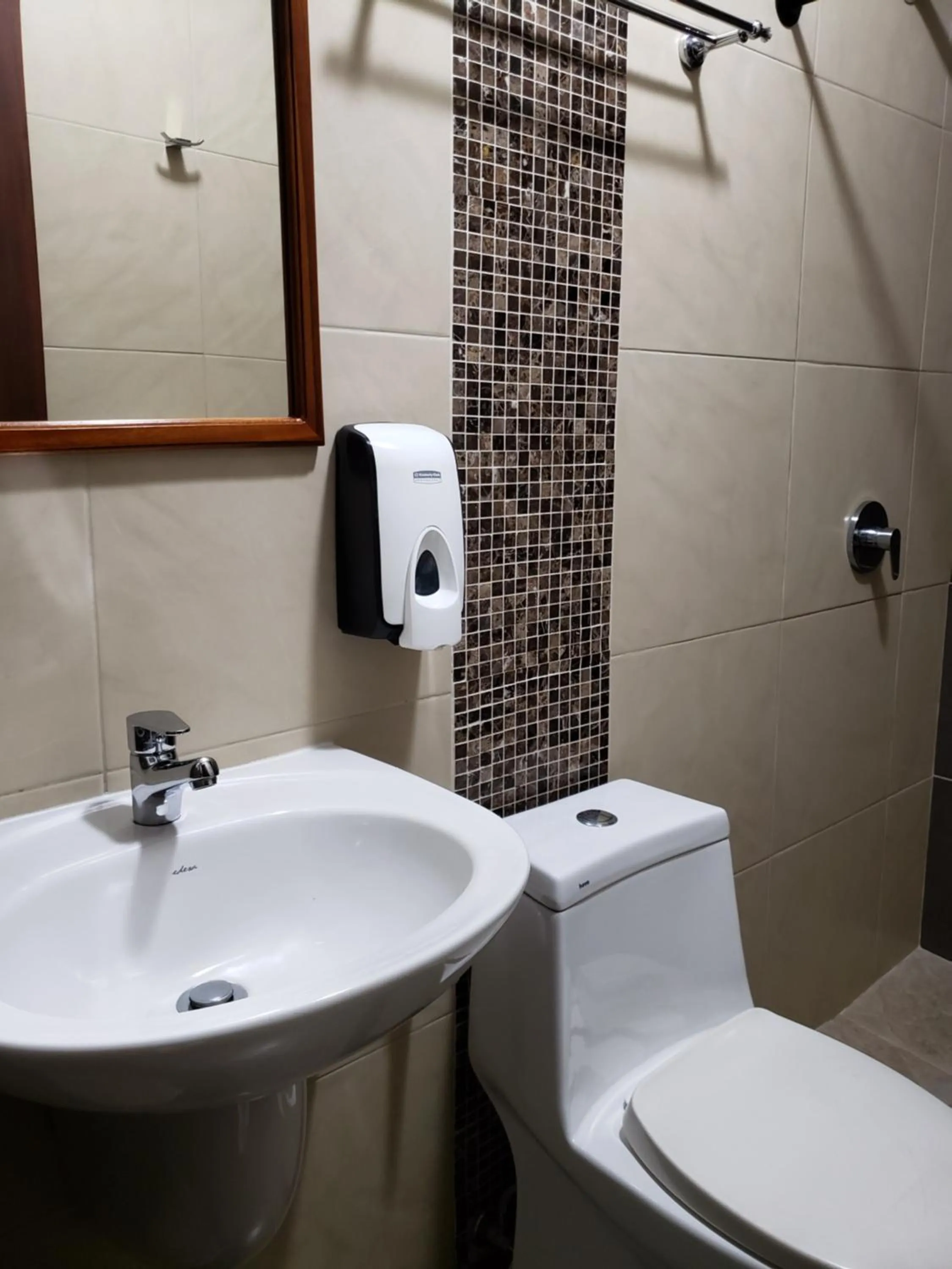 Bathroom in DC Suites Aeropuerto