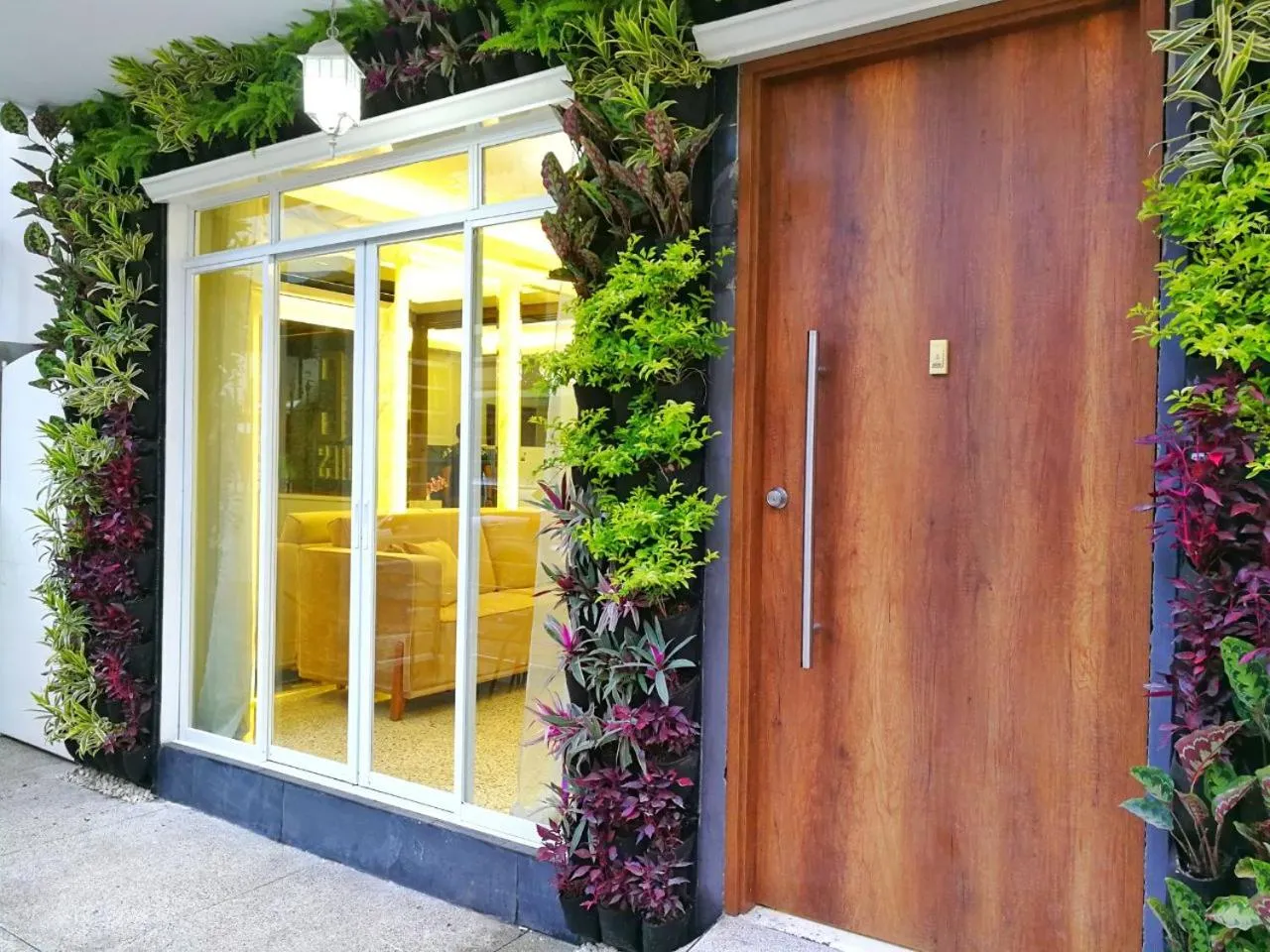 Facade/entrance in DC Suites Aeropuerto