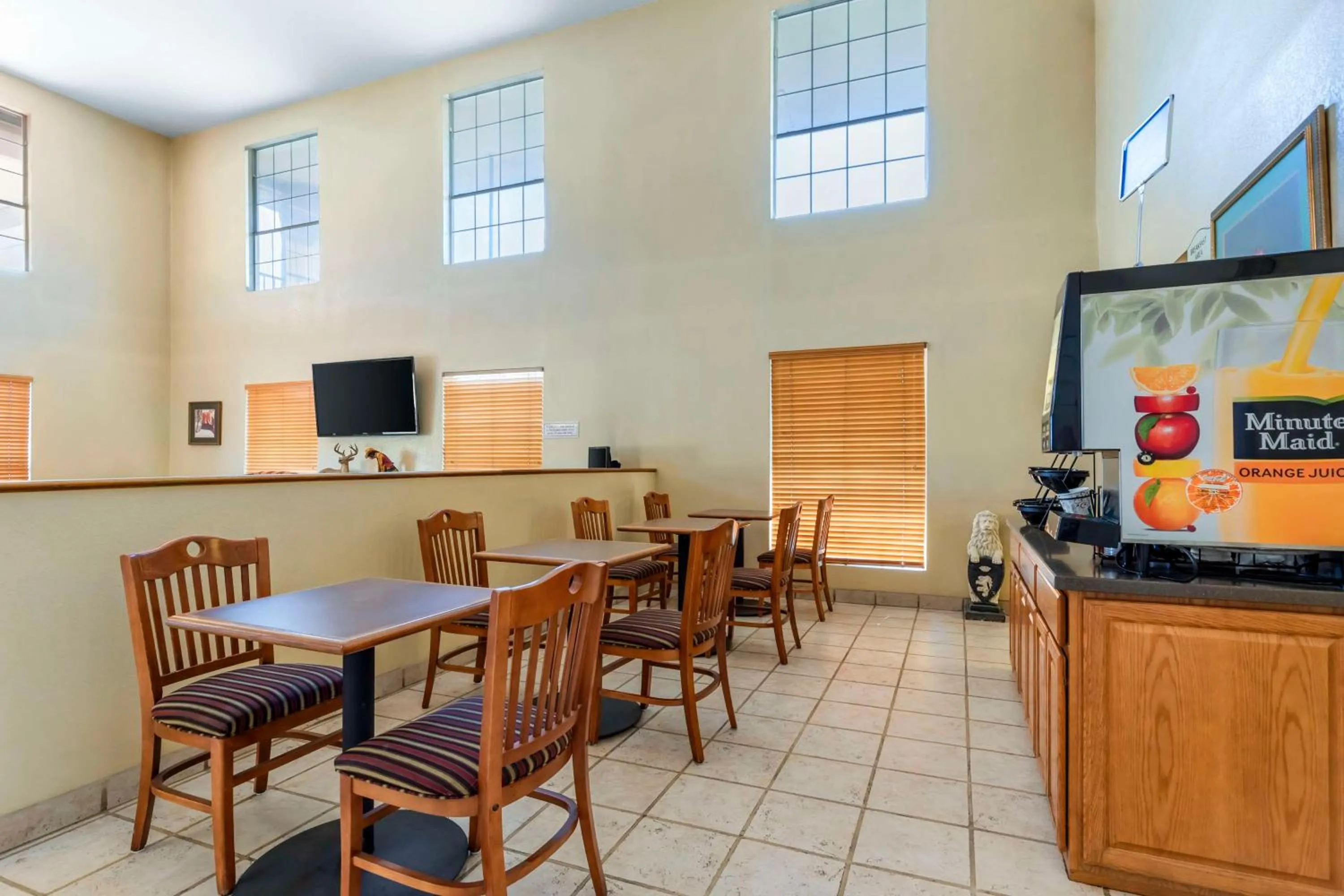 Breakfast in Best Western Executive Inn