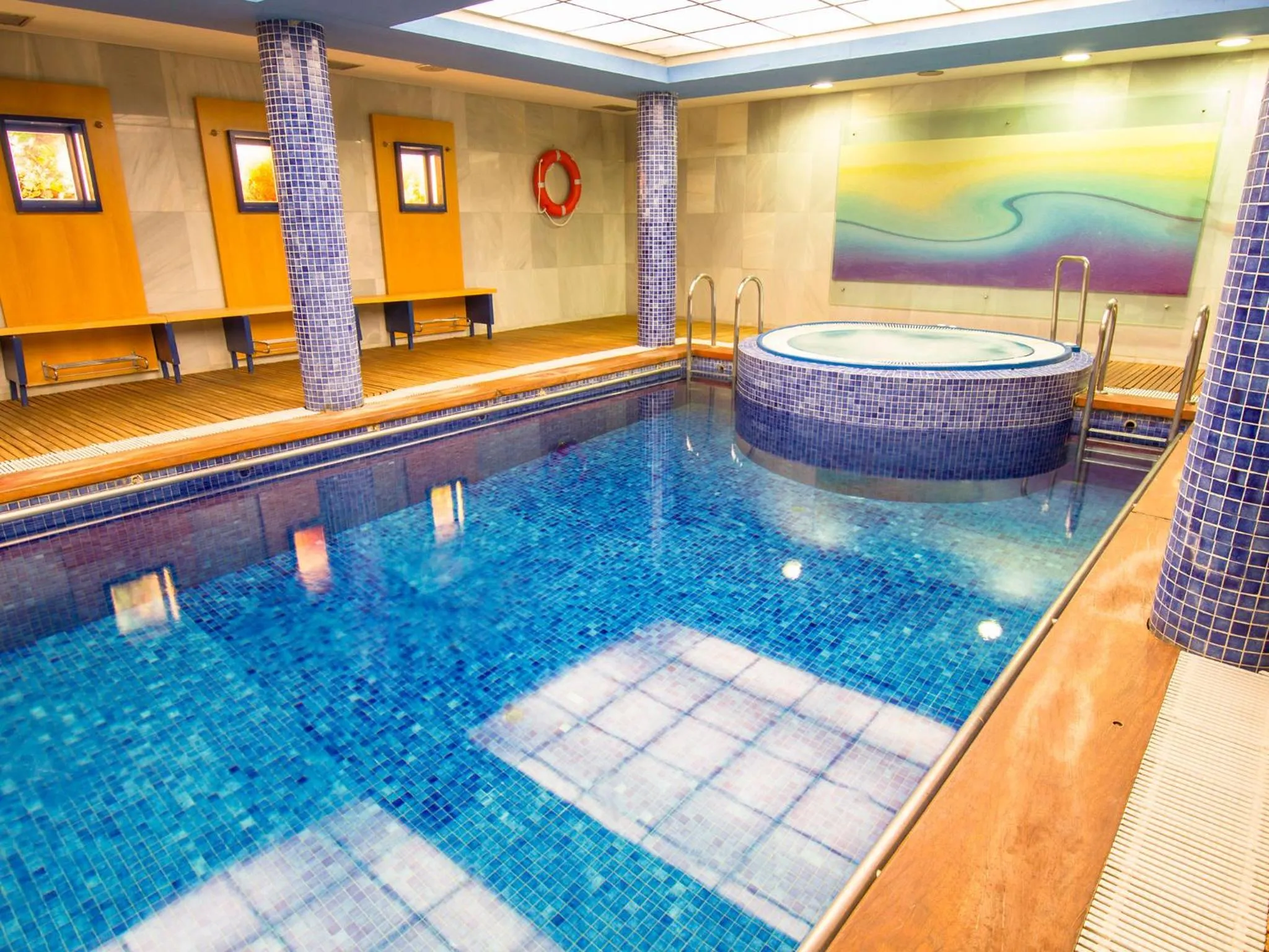 Hot Tub in Hotel La Estación de Luanco