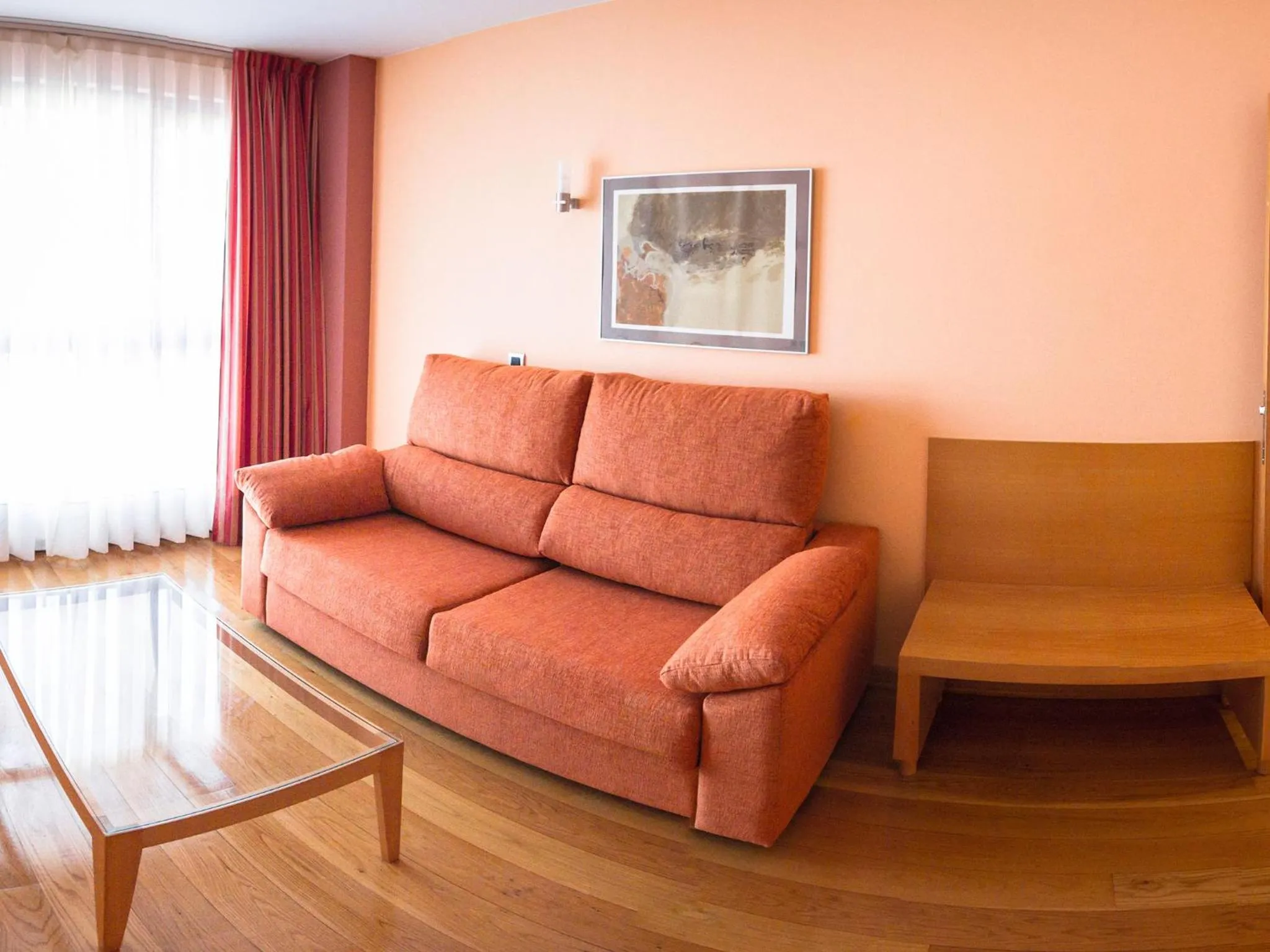 Photo of the whole room in Hotel La Estación de Luanco