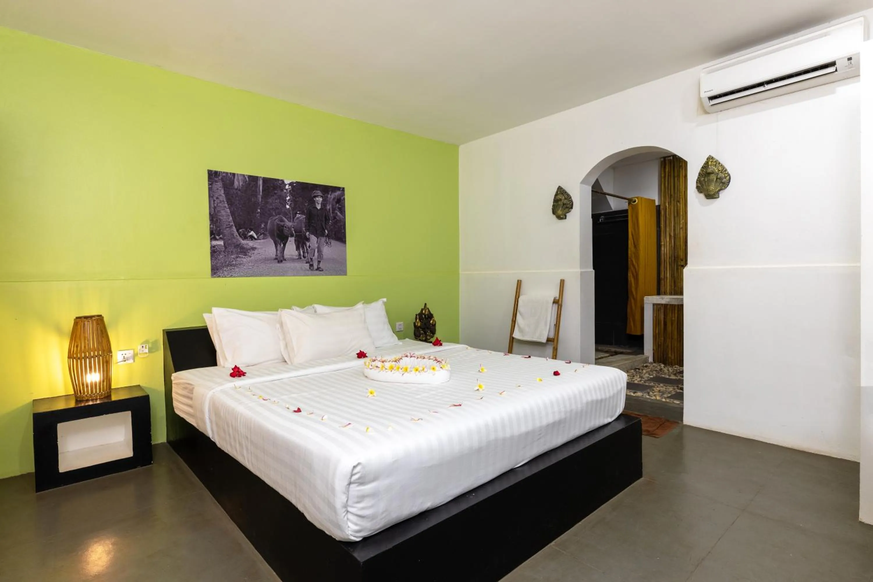 Bed in Green BOUTiQUE