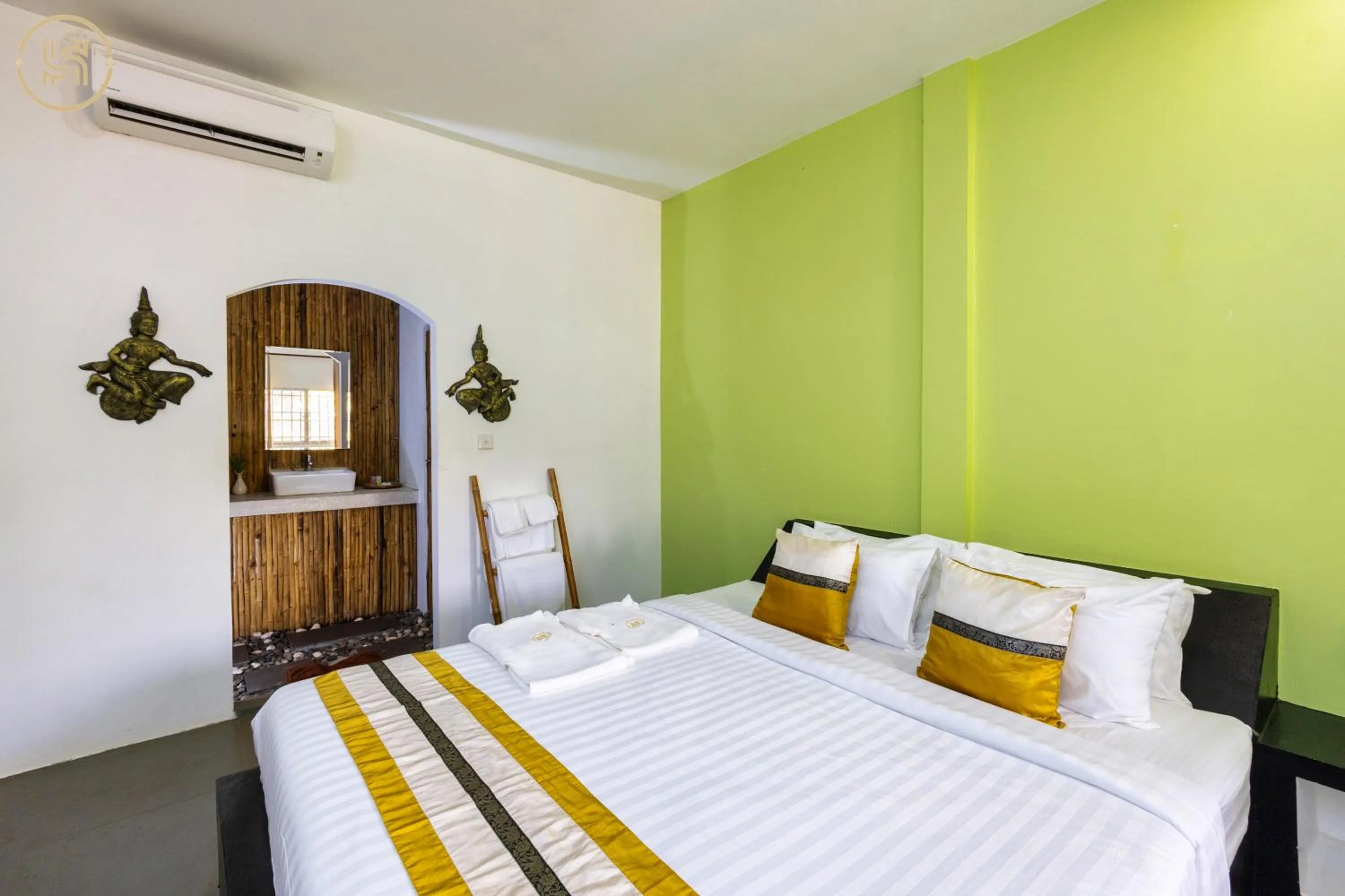 Bedroom, Bed in Green BOUTiQUE