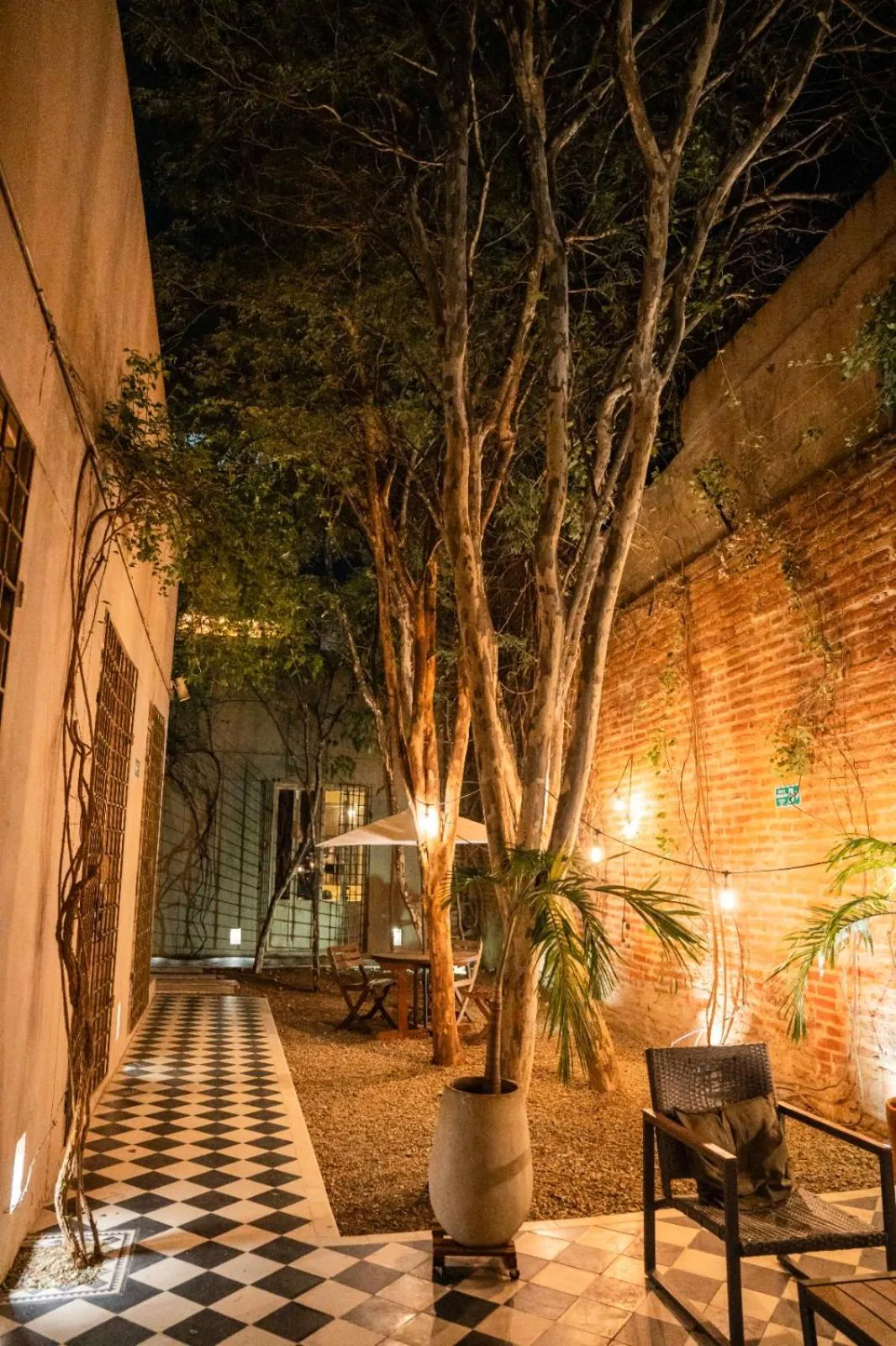 Patio in Casa Charlotte - Alma Hotels