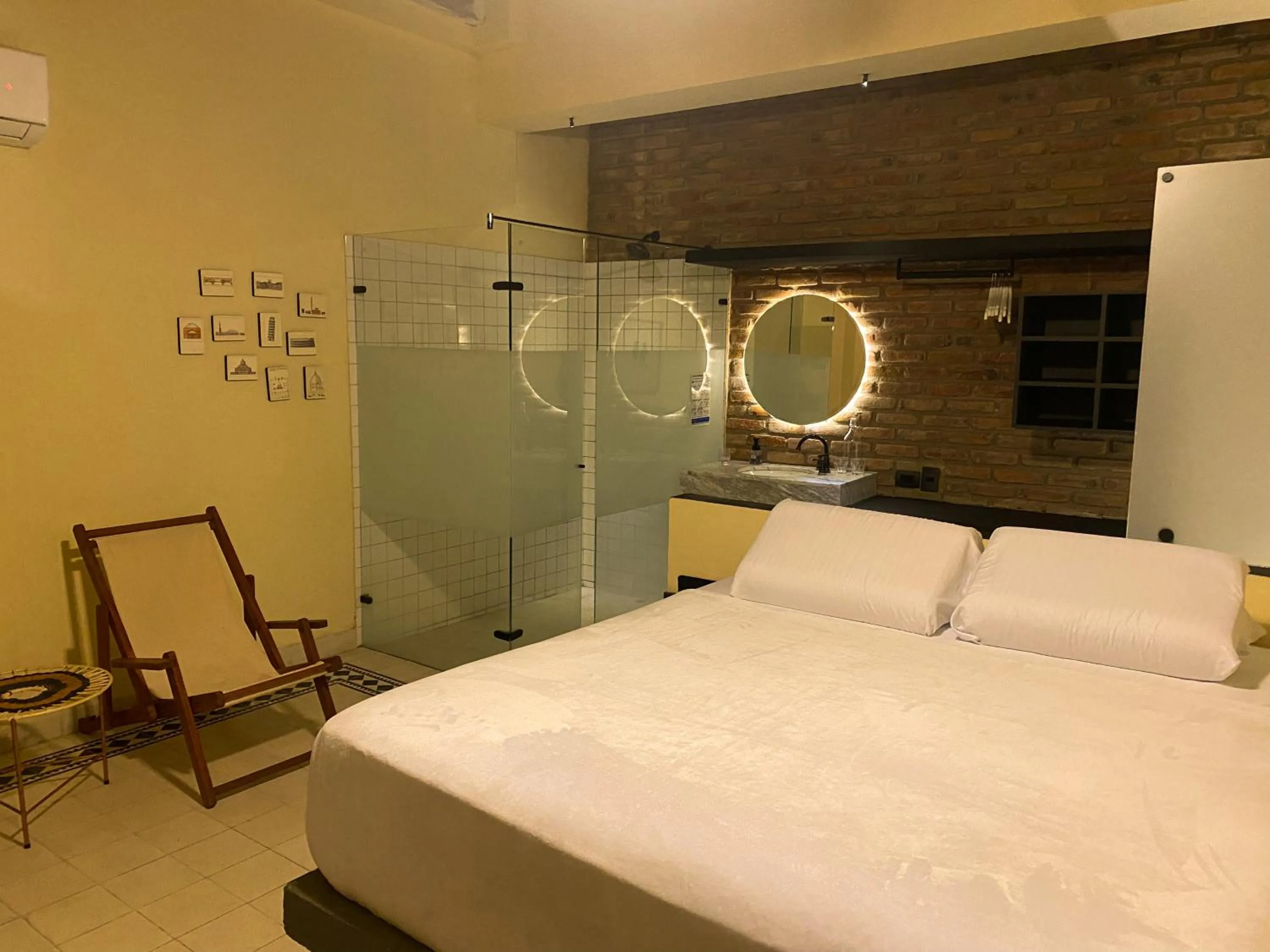 Bed in Casa Charlotte - Alma Hotels