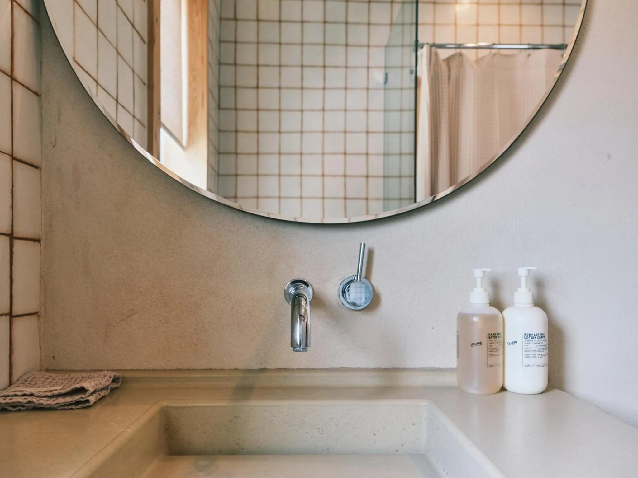 Bathroom in guesthouse by good neighbor