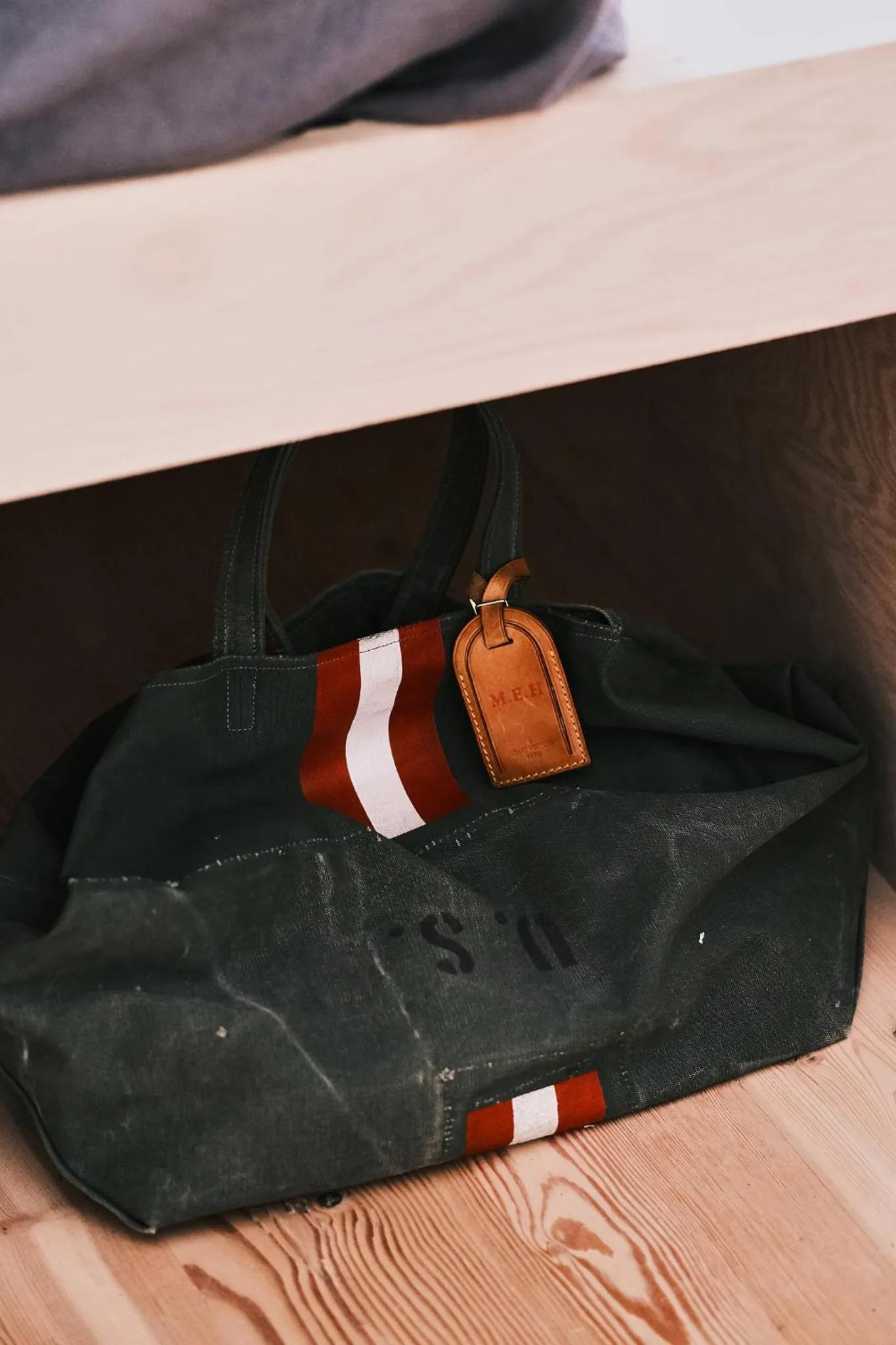 Decorative detail in guesthouse by good neighbor