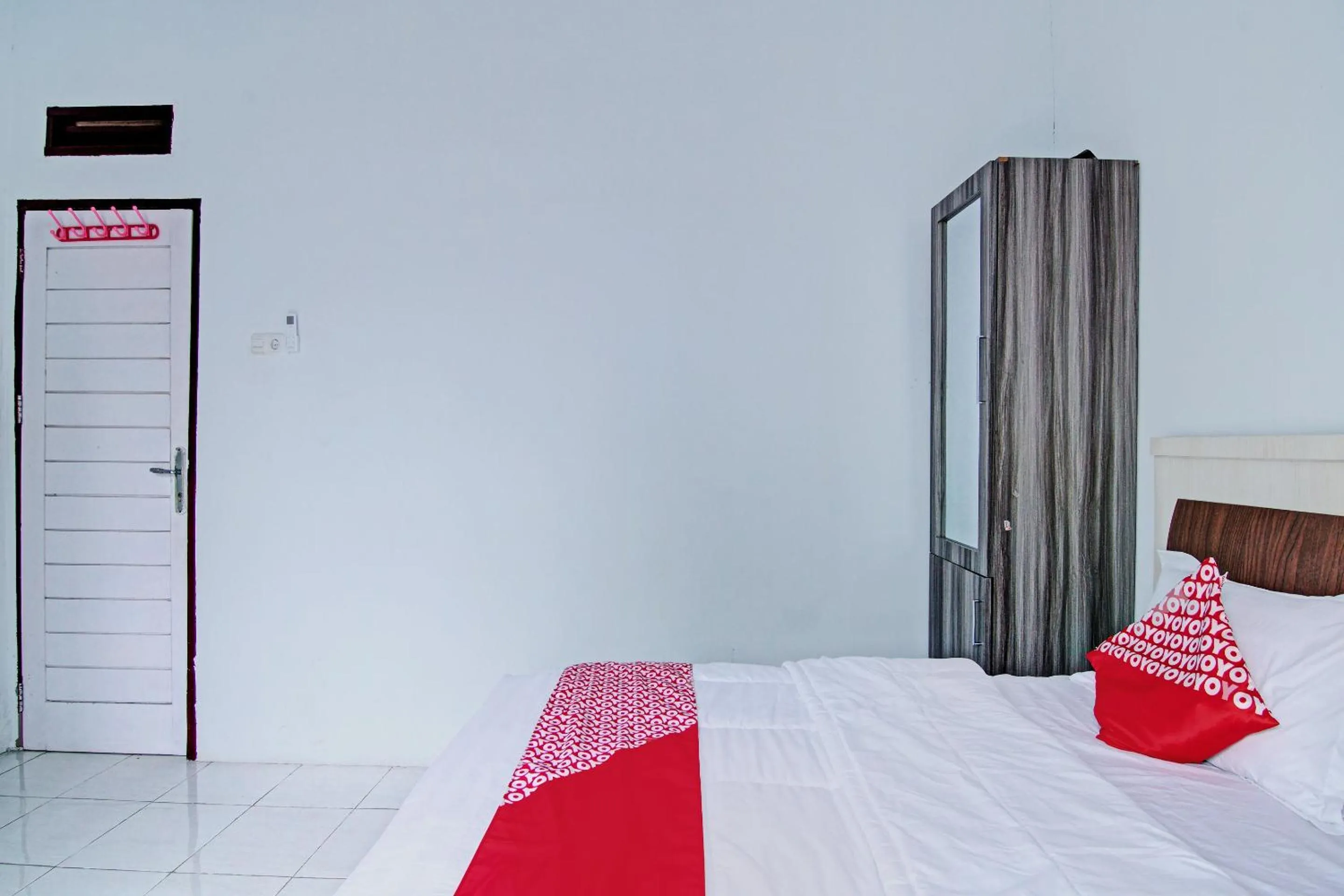 Bedroom, Bed in Hotel O Lestari Baru Syariah Near SMA Negeri 1 Salo