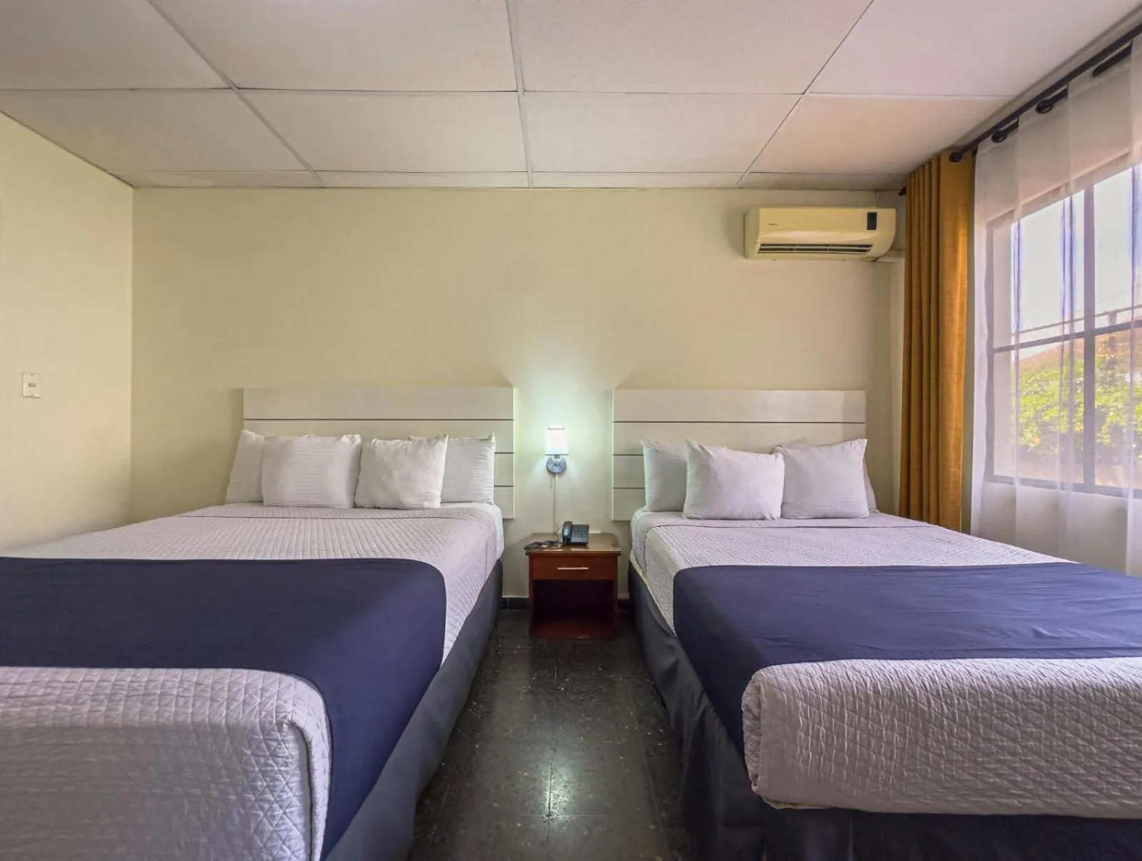 Bed in Cardedeu Suites