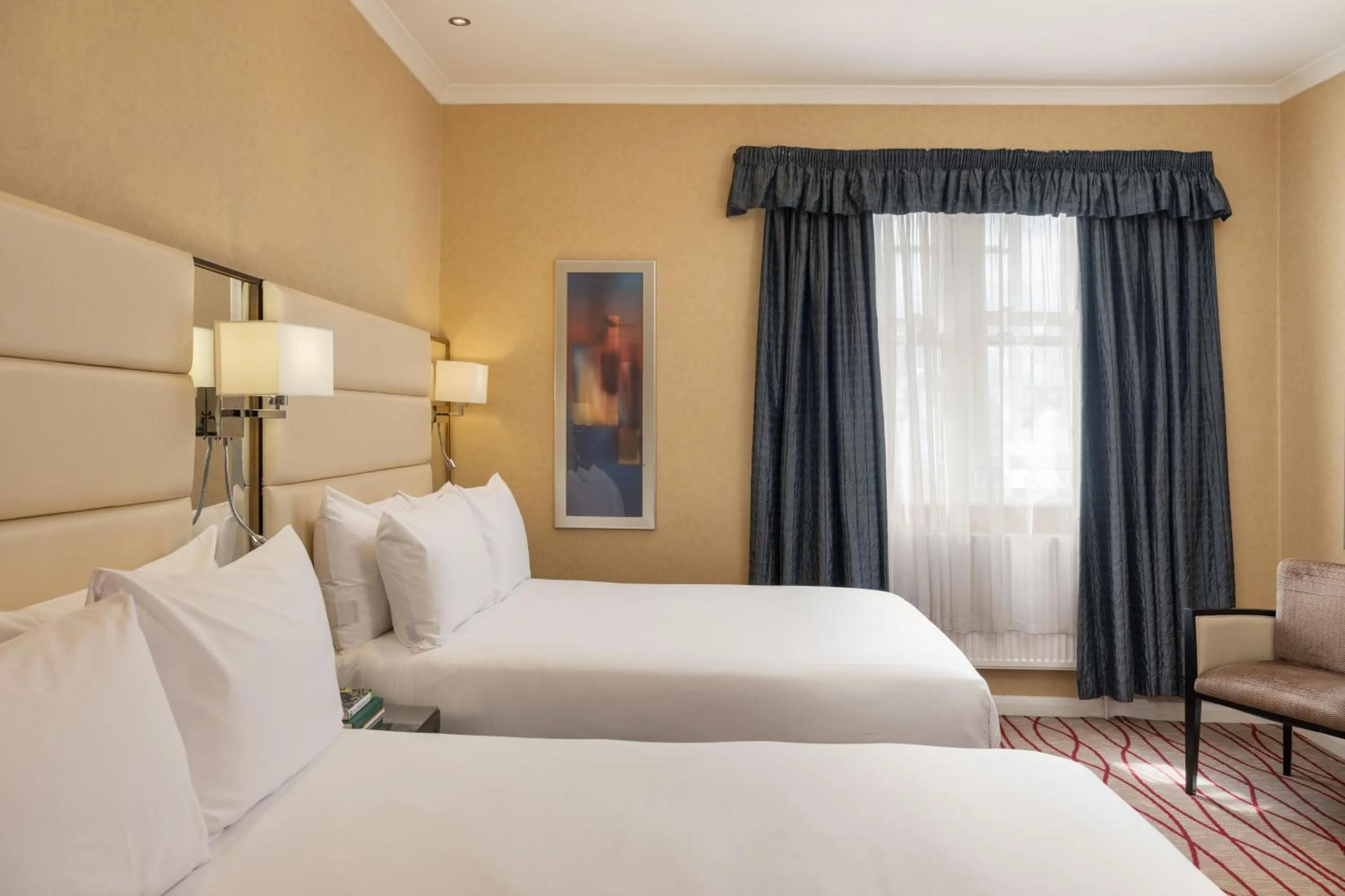 Bed in Park Grand Hyde Park