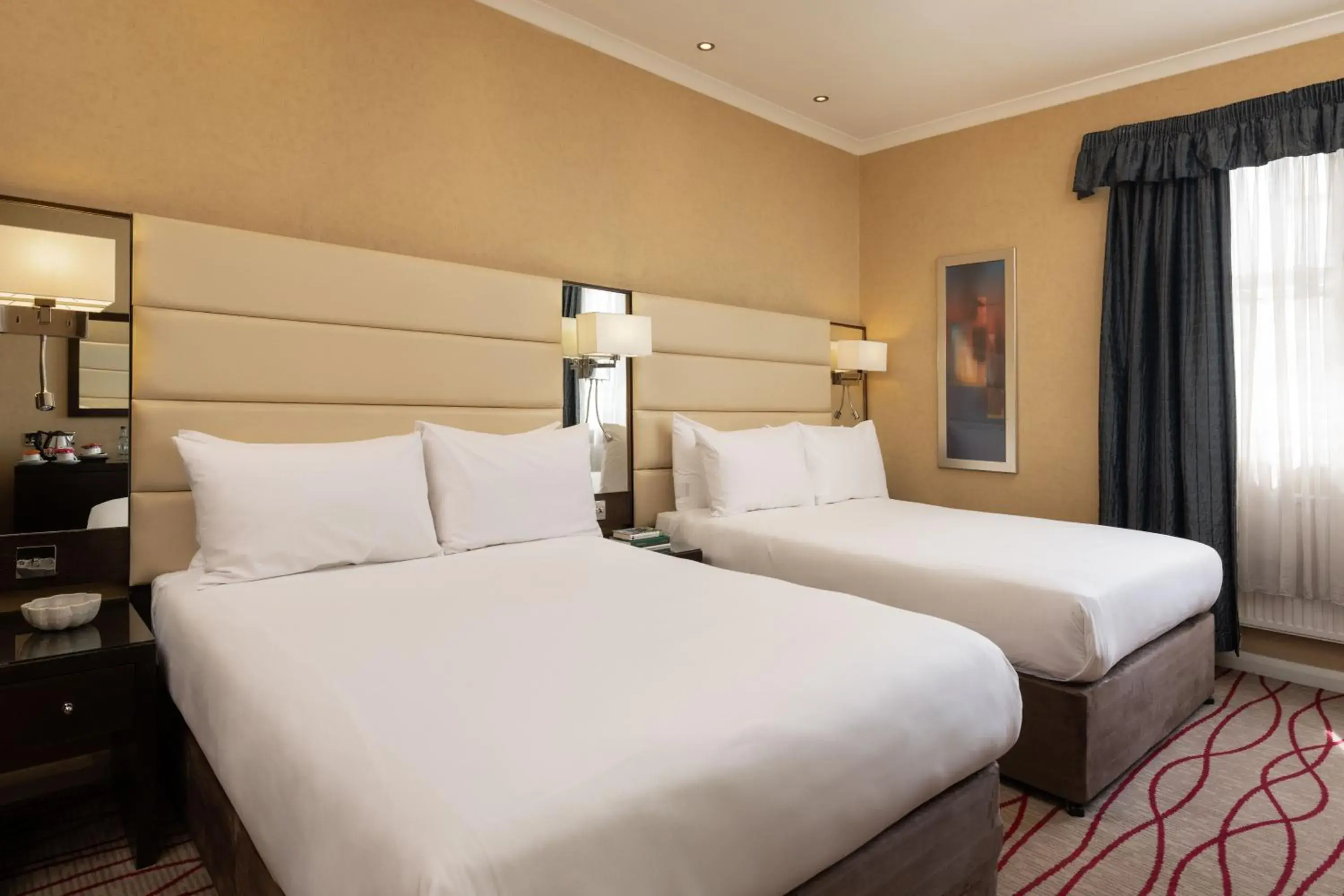 Quadruple Room in Park Grand Hyde Park Quadruple Room in Park Grand Hyde Park