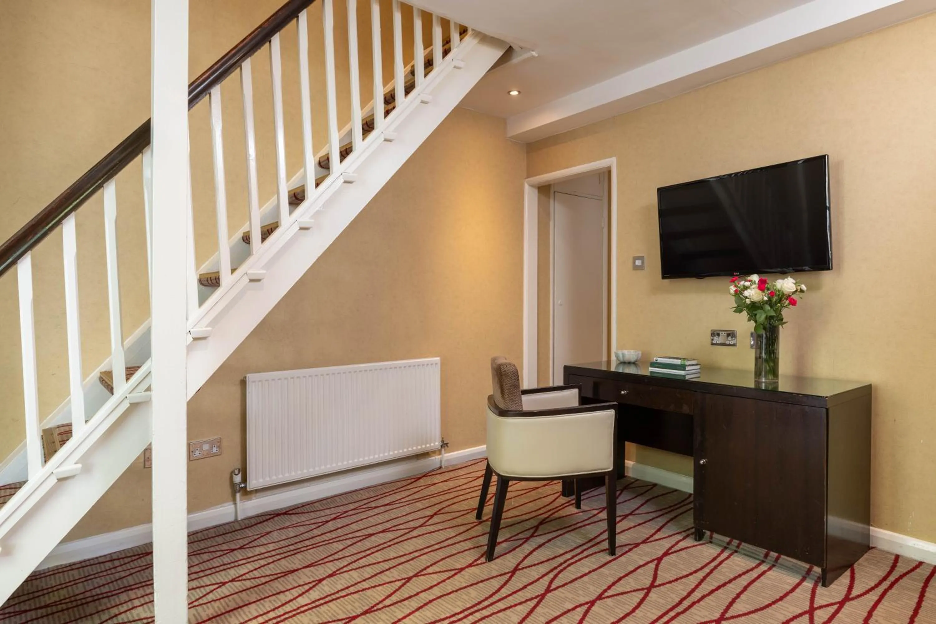 Seating area in Park Grand Hyde Park