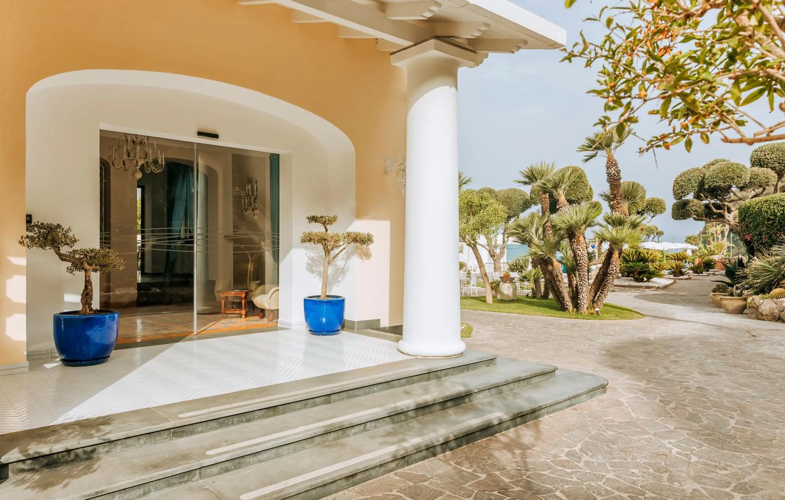 Facade/entrance in Hotel Zaro