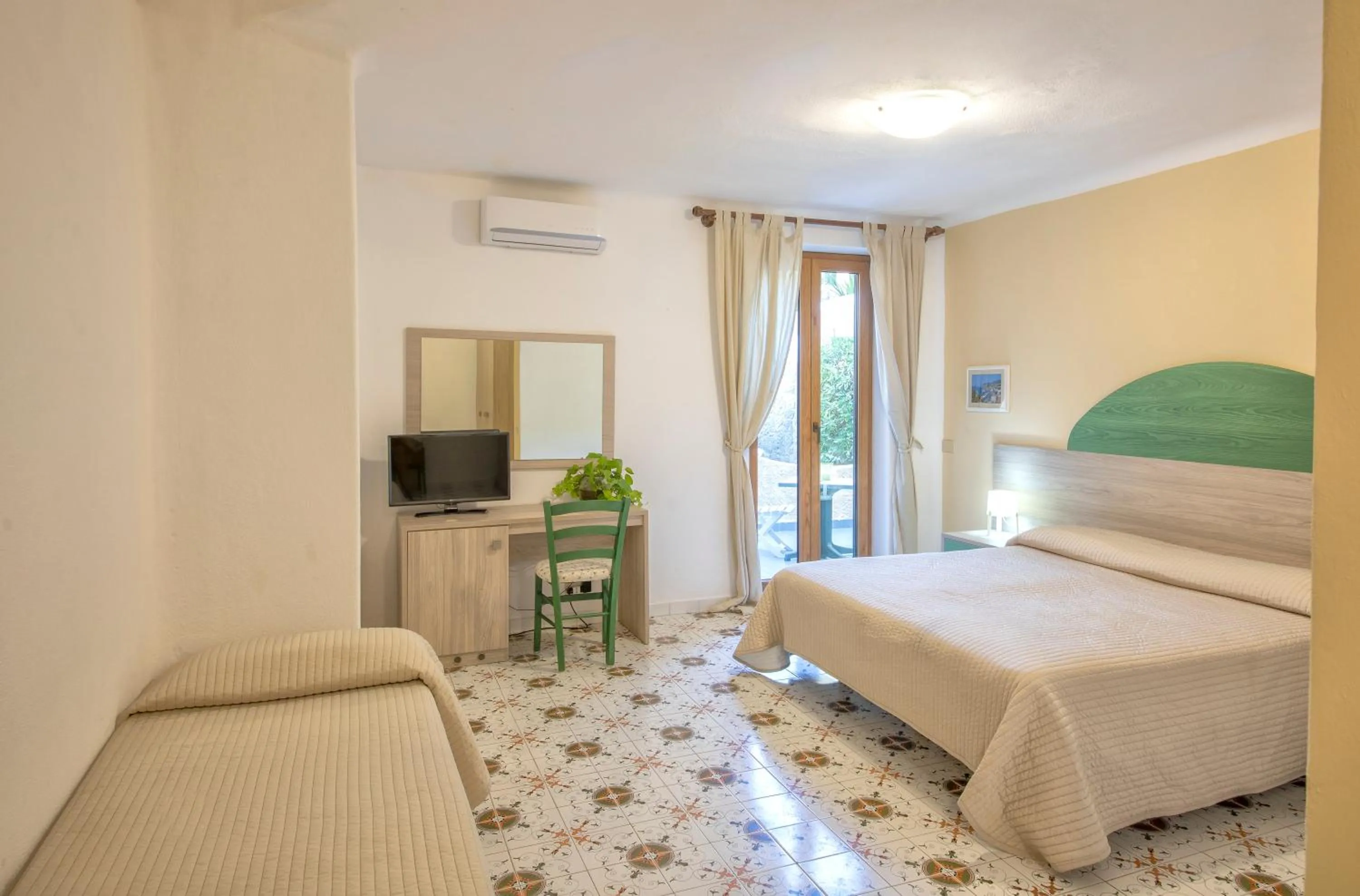 Photo of the whole room in Hotel Zaro