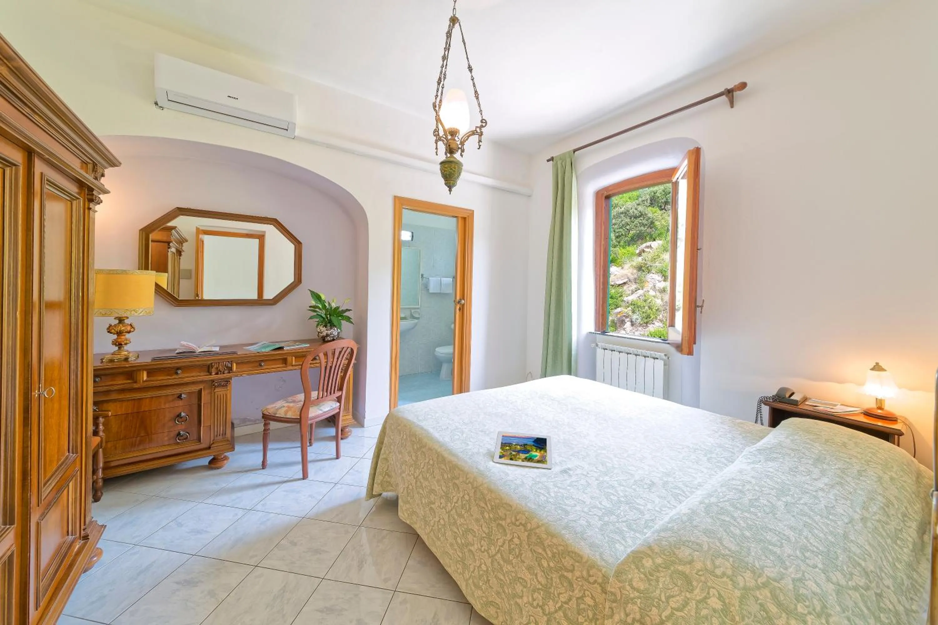 Photo of the whole room in Hotel Zaro