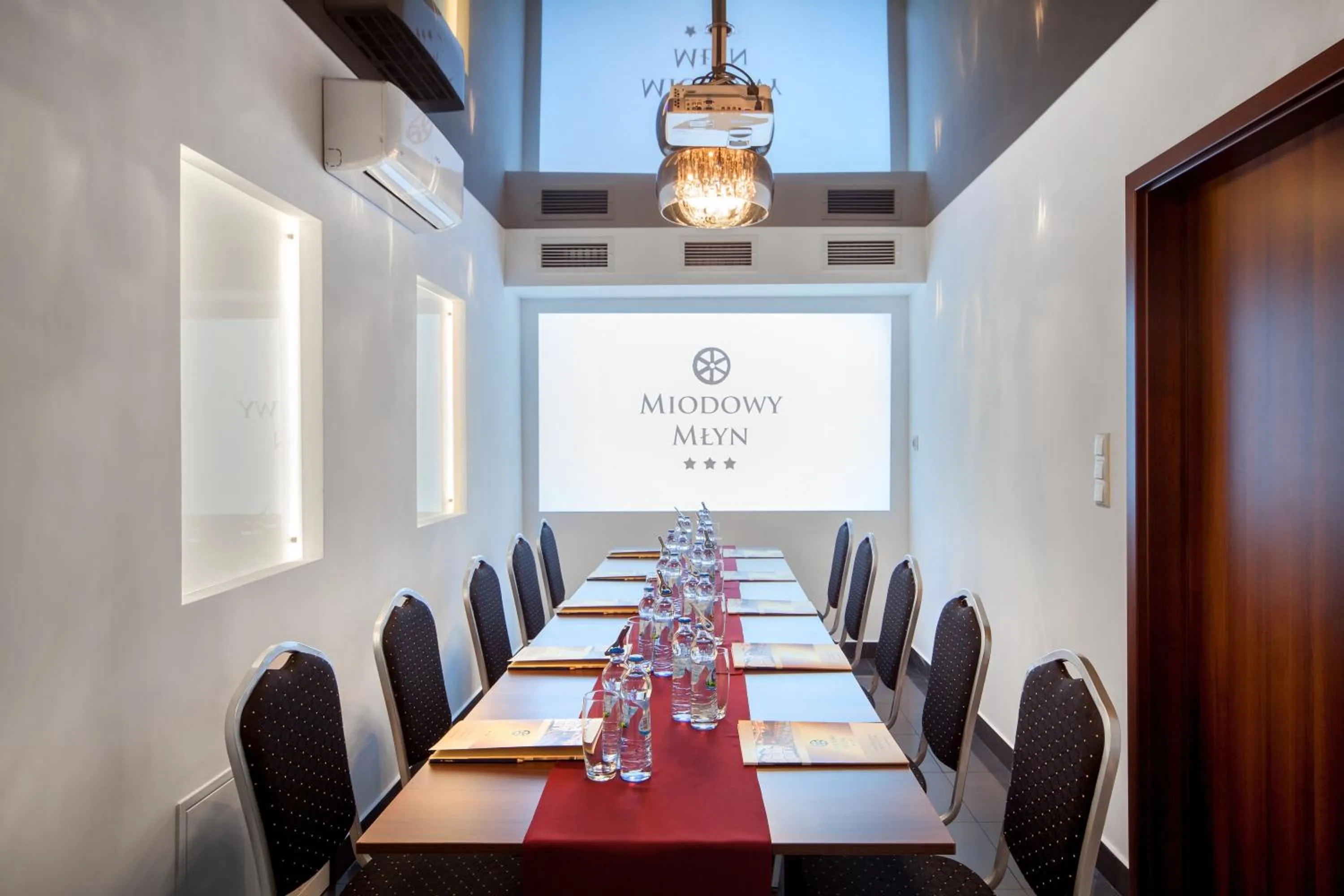 Business facilities in Hotel Miodowy Młyn