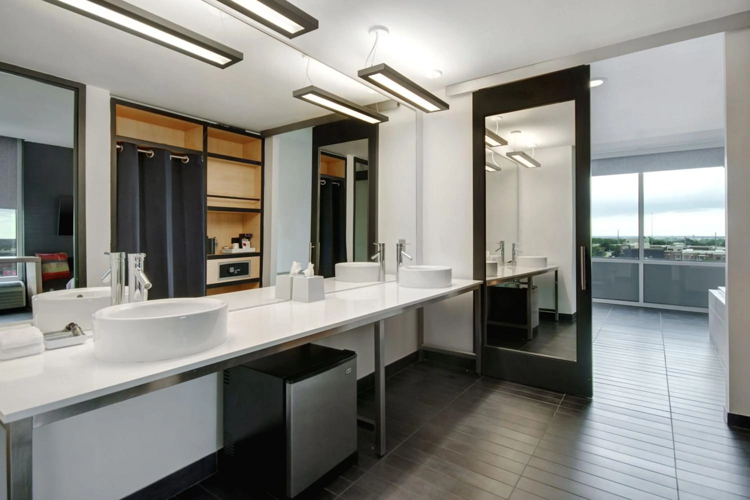 Bathroom in Aloft Oklahoma City Downtown – Bricktown