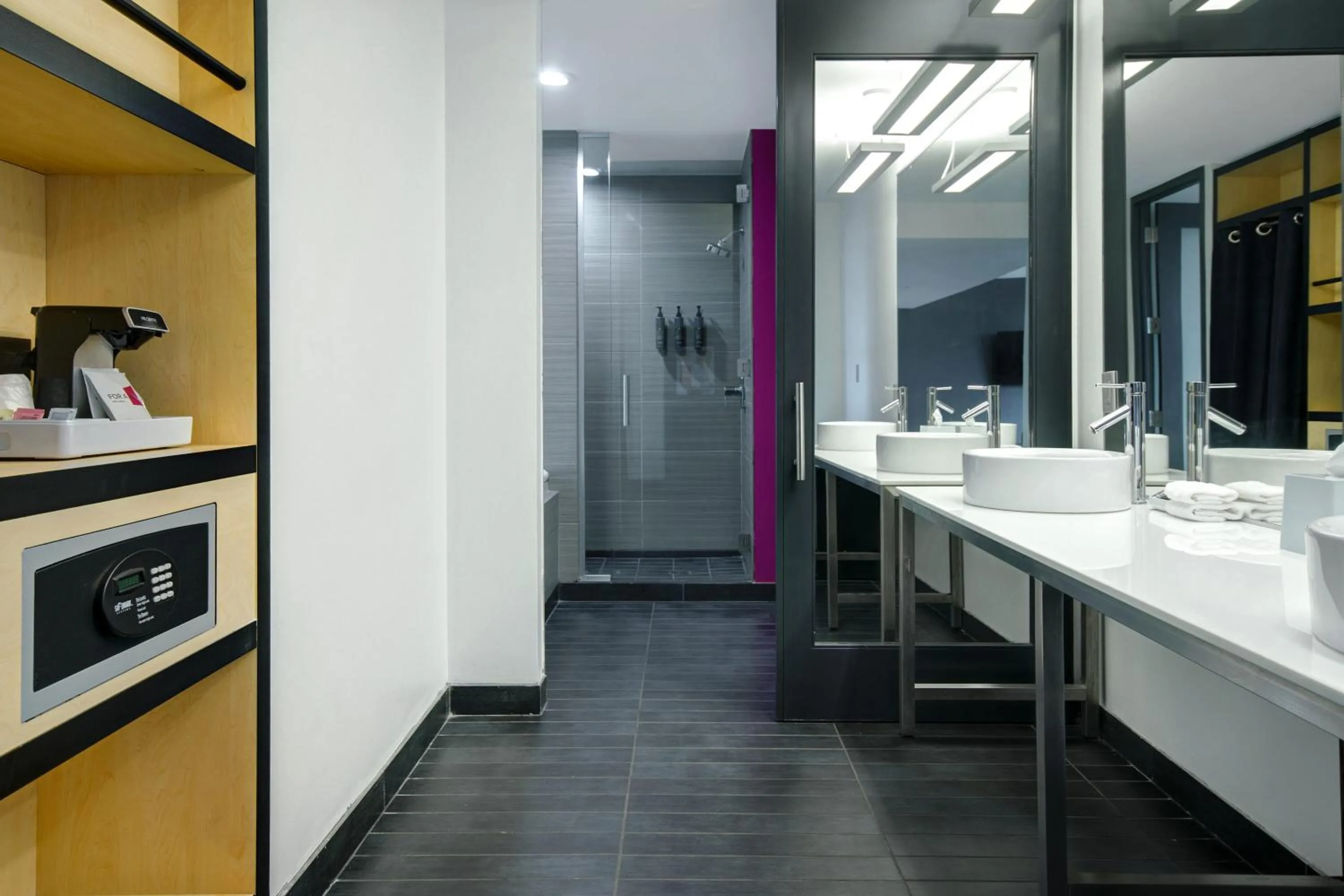 Bathroom in Aloft Oklahoma City Downtown – Bricktown