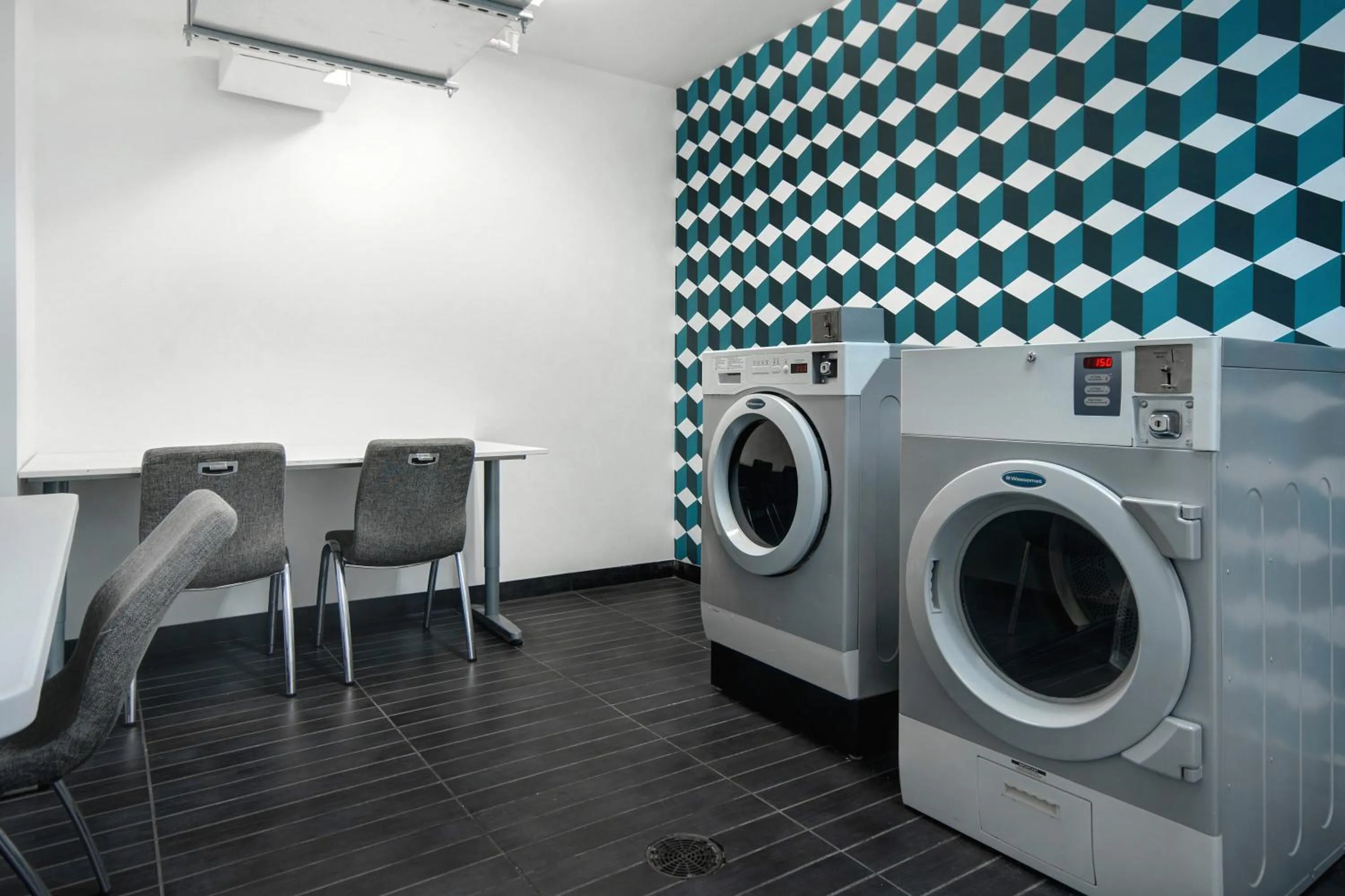 laundry in Aloft Oklahoma City Downtown – Bricktown