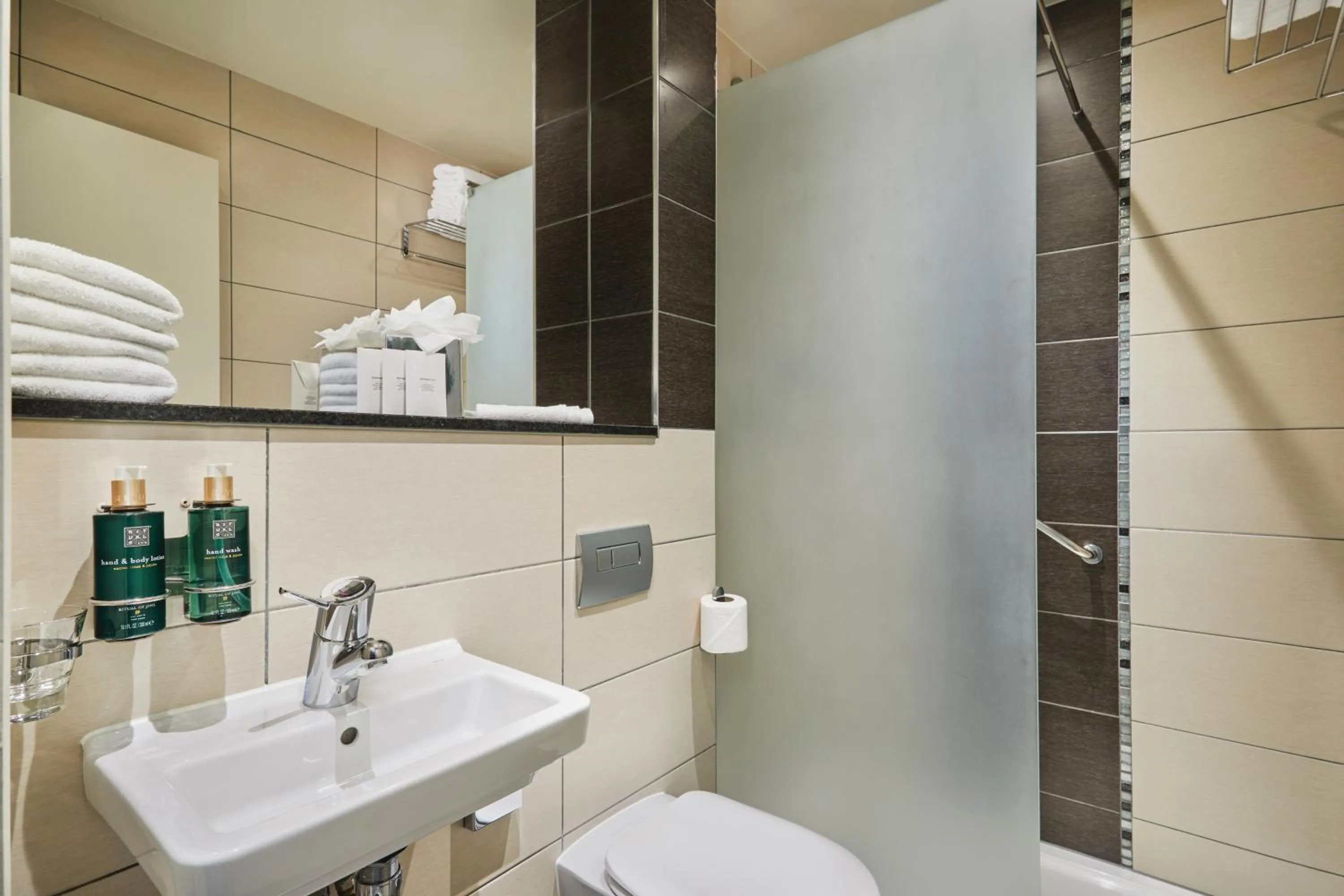 Bathroom in Temple Bar Inn