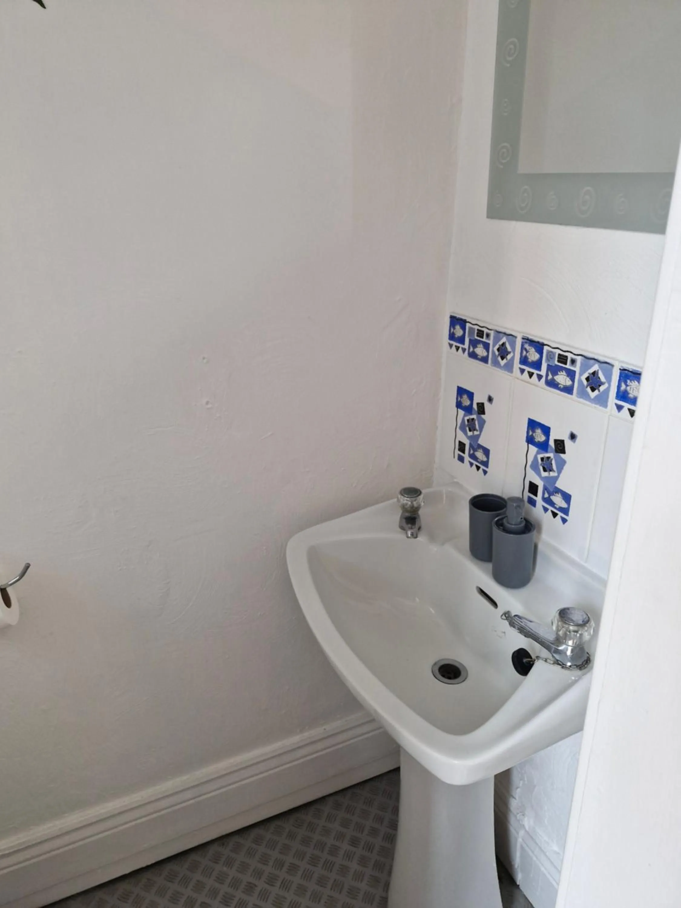 Bathroom in Rocklea Hotel