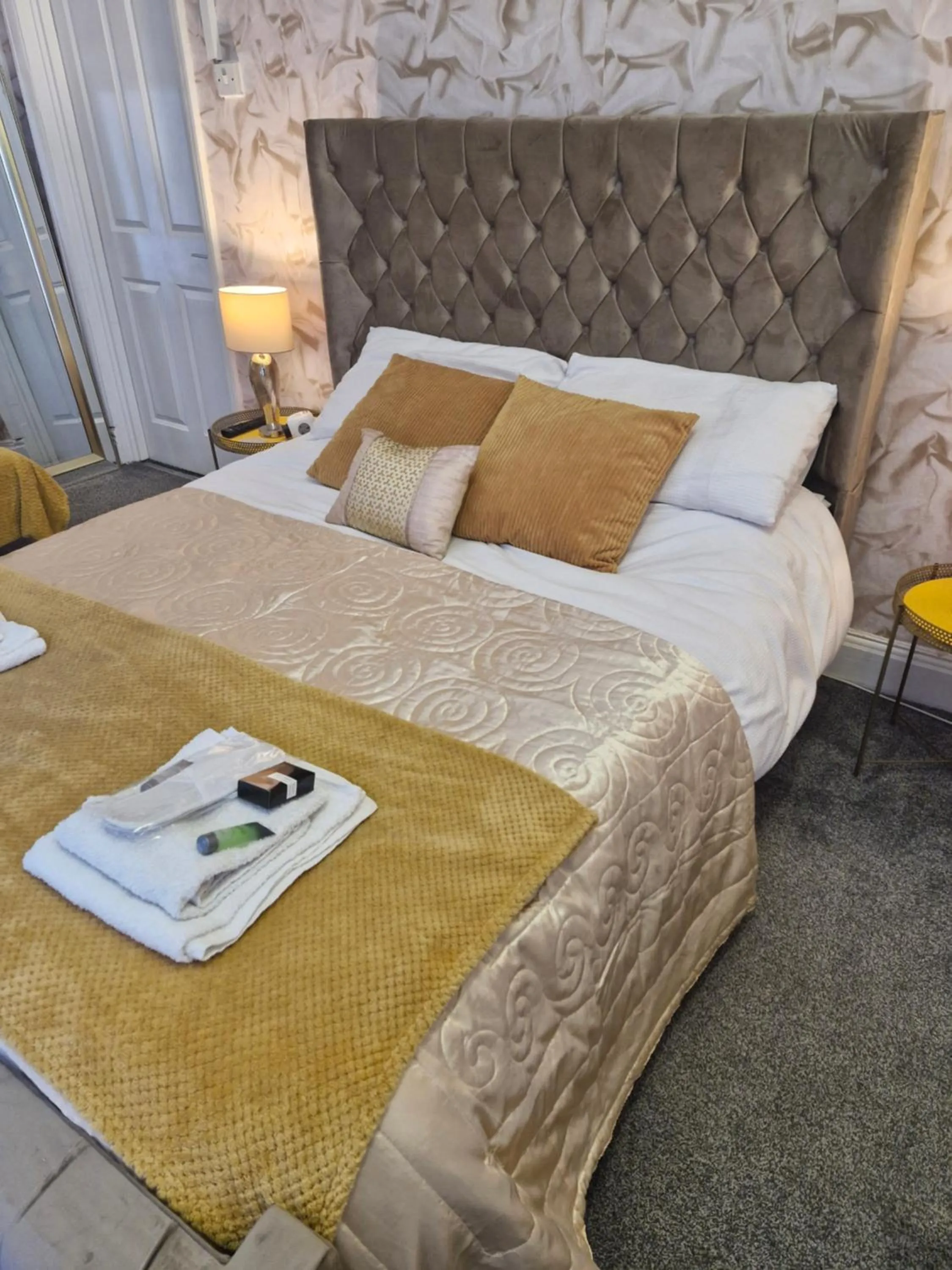 Bed in Rocklea Hotel